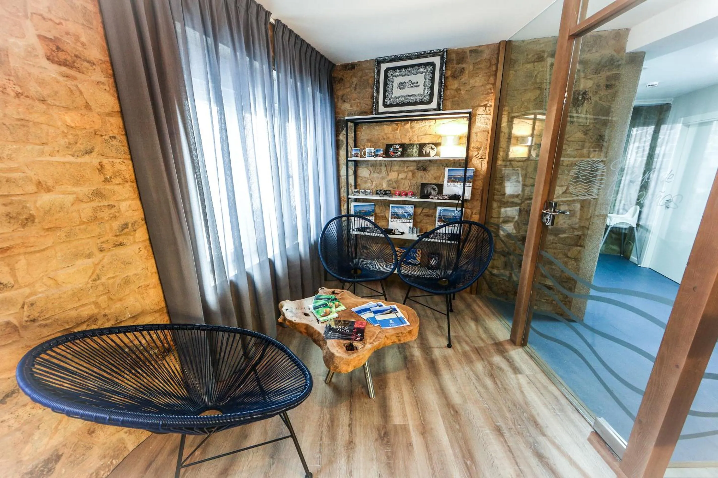 On-site shops in Playa de Camariñas