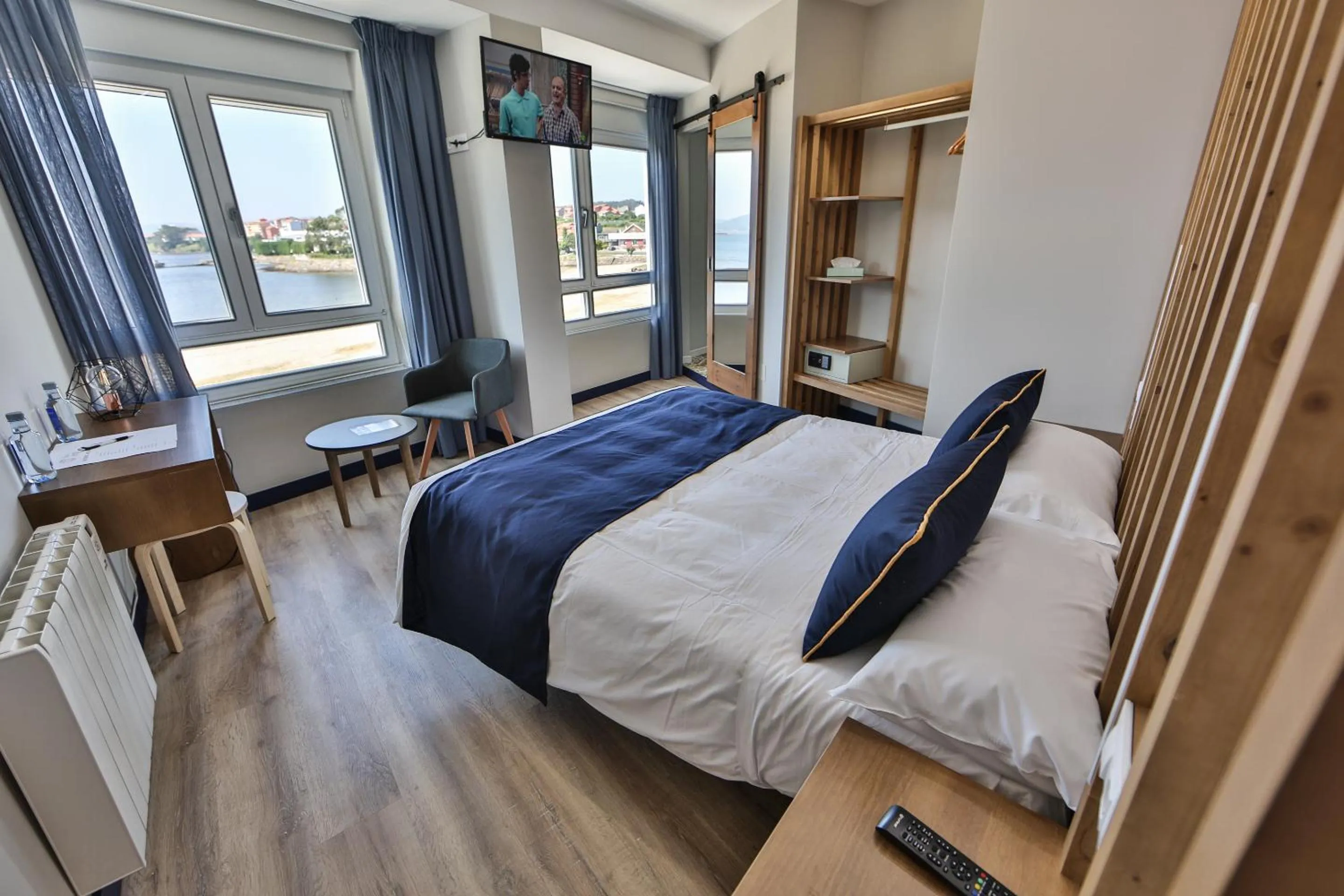 TV and multimedia, Bed in Playa de Camariñas