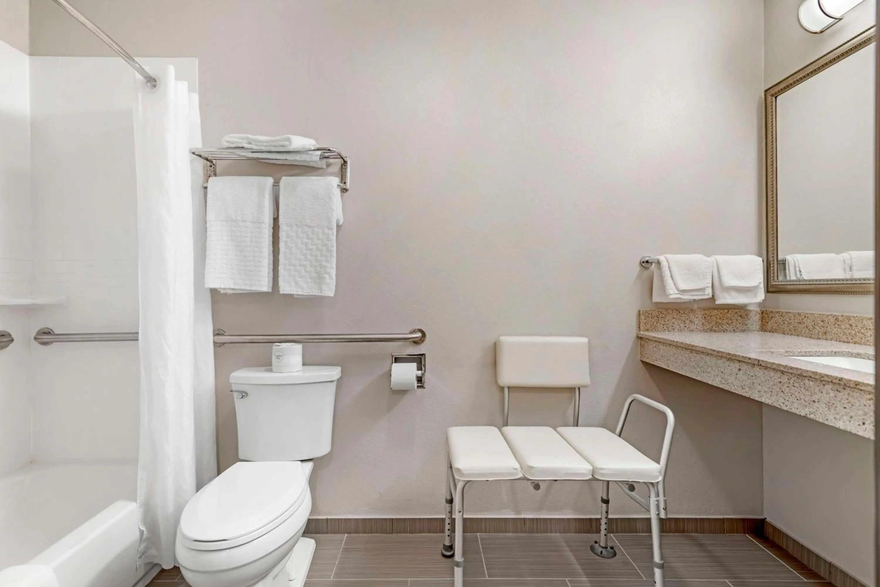 Bathroom in Best Western York Inn