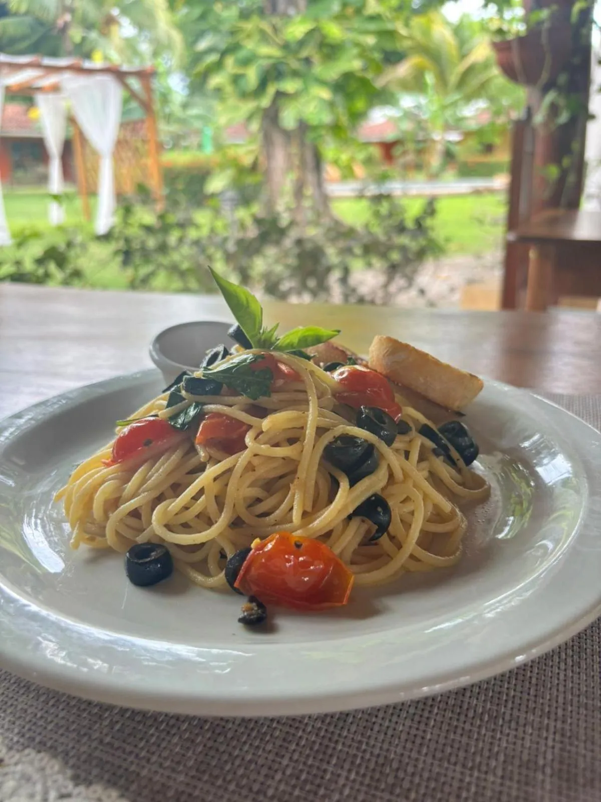 Restaurant/places to eat in Bahia Esmeralda Boutique Hotel & Villas