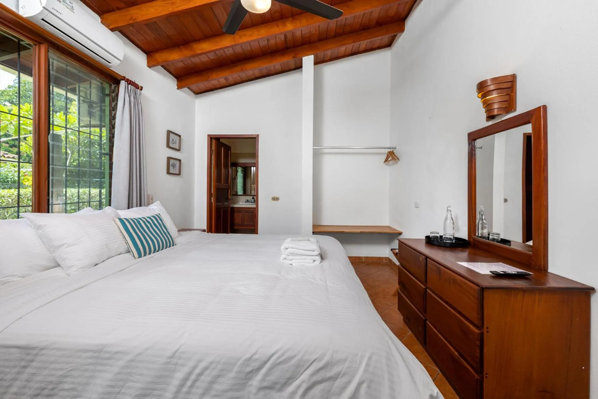 Bed in Bahia Esmeralda Boutique Hotel & Villas