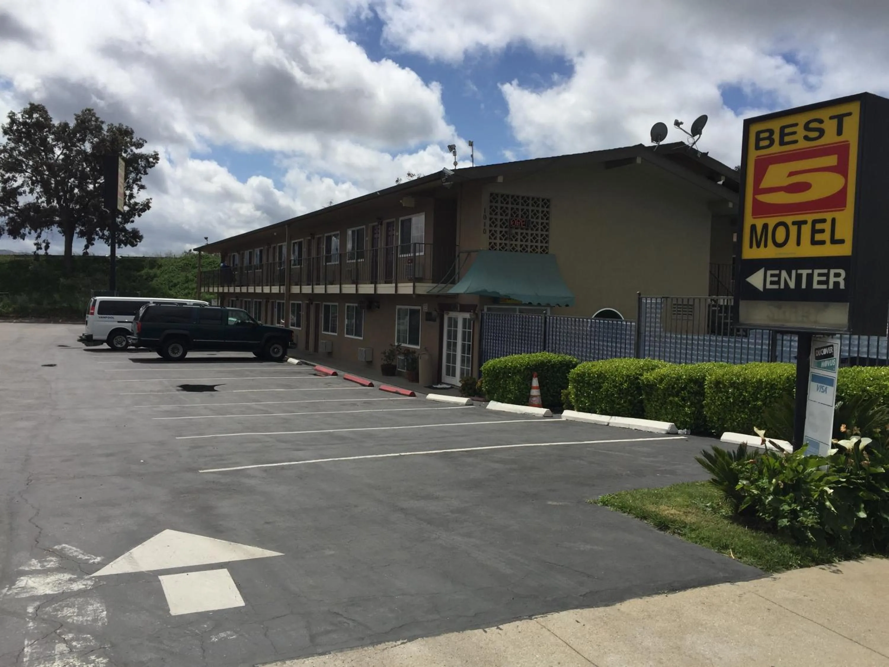 Property building in Best 5 Motel