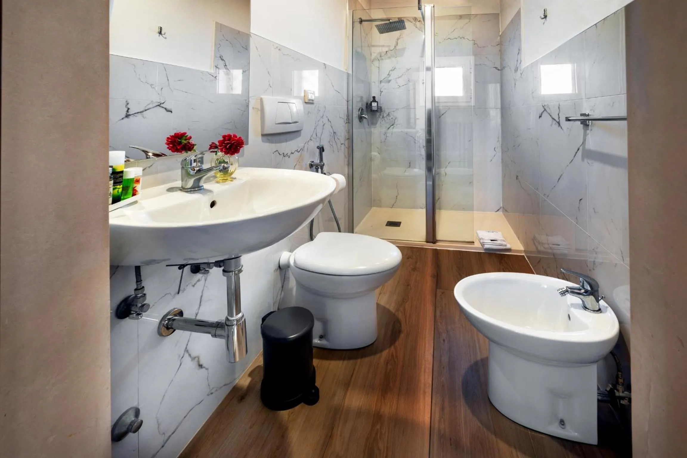 Shower in Le Marinelle Aff Trani