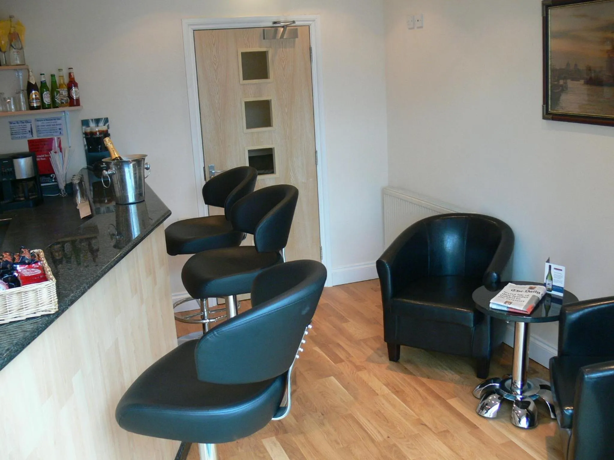 Lounge or bar in Travelrest Fareham Solent Gateway