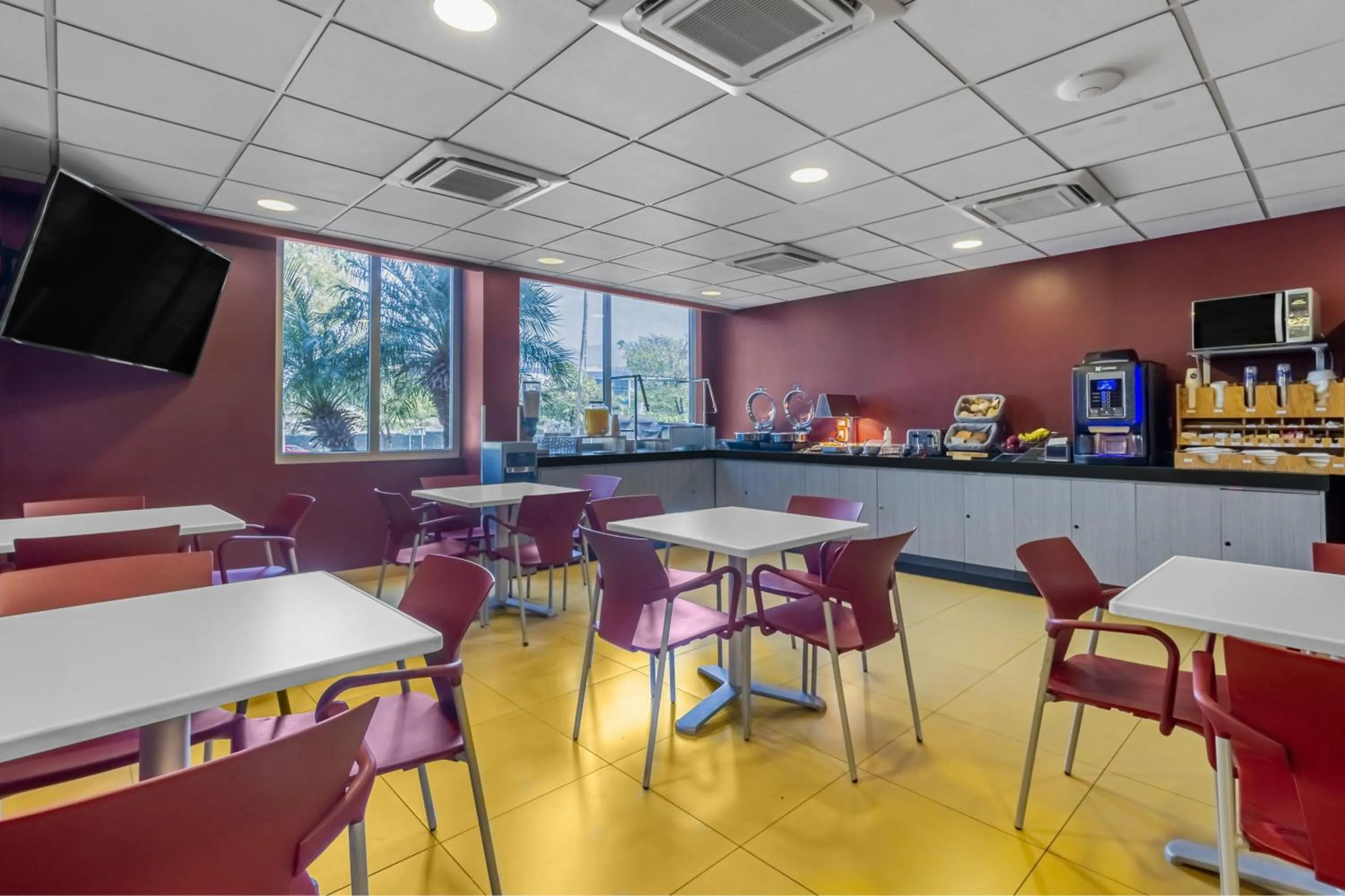 Breakfast in City Express Junior by Marriott Tuxtla Gutierrez Poliforum