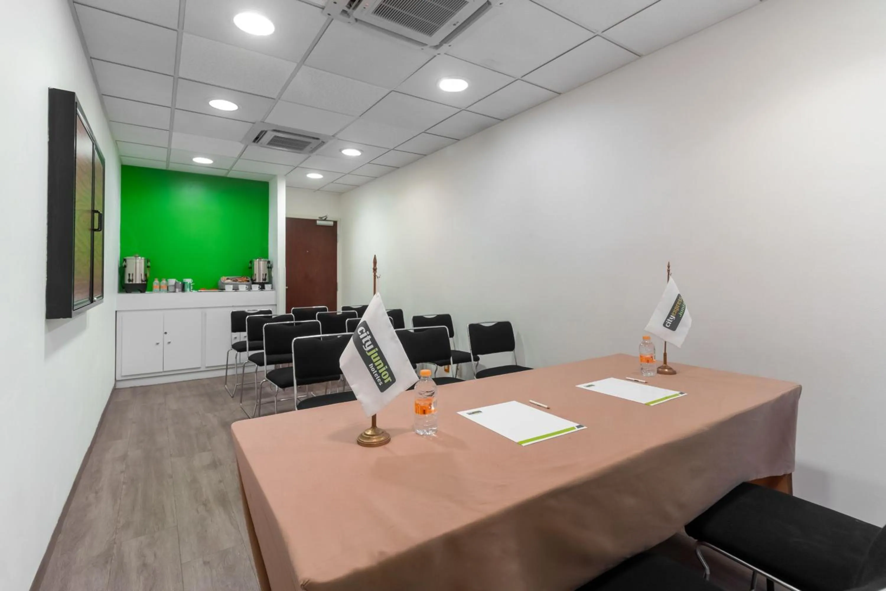 Meeting/conference room in City Express Junior by Marriott Tuxtla Gutierrez Poliforum
