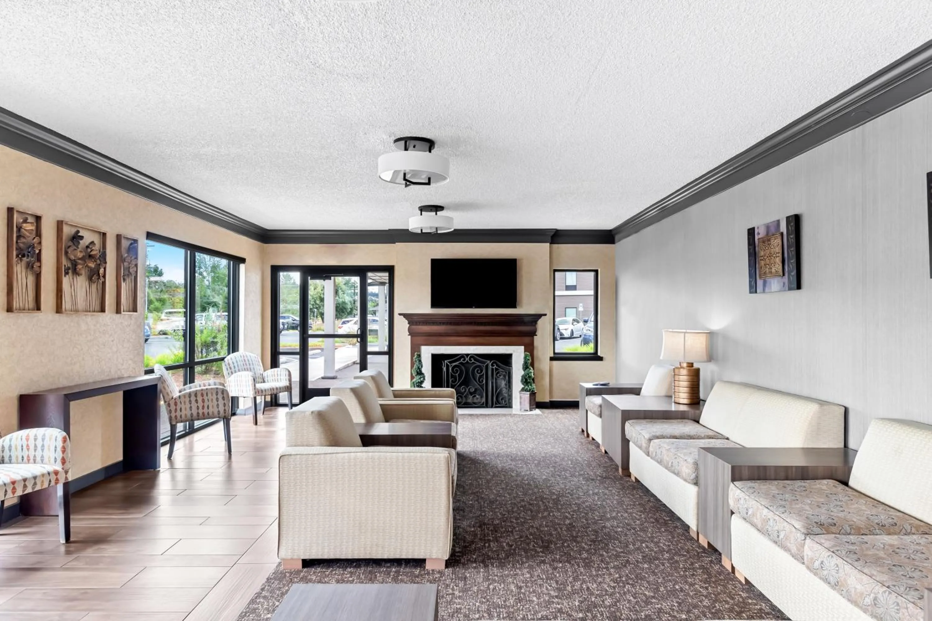 Lobby or reception in Red Lion Hotel Portland Airport