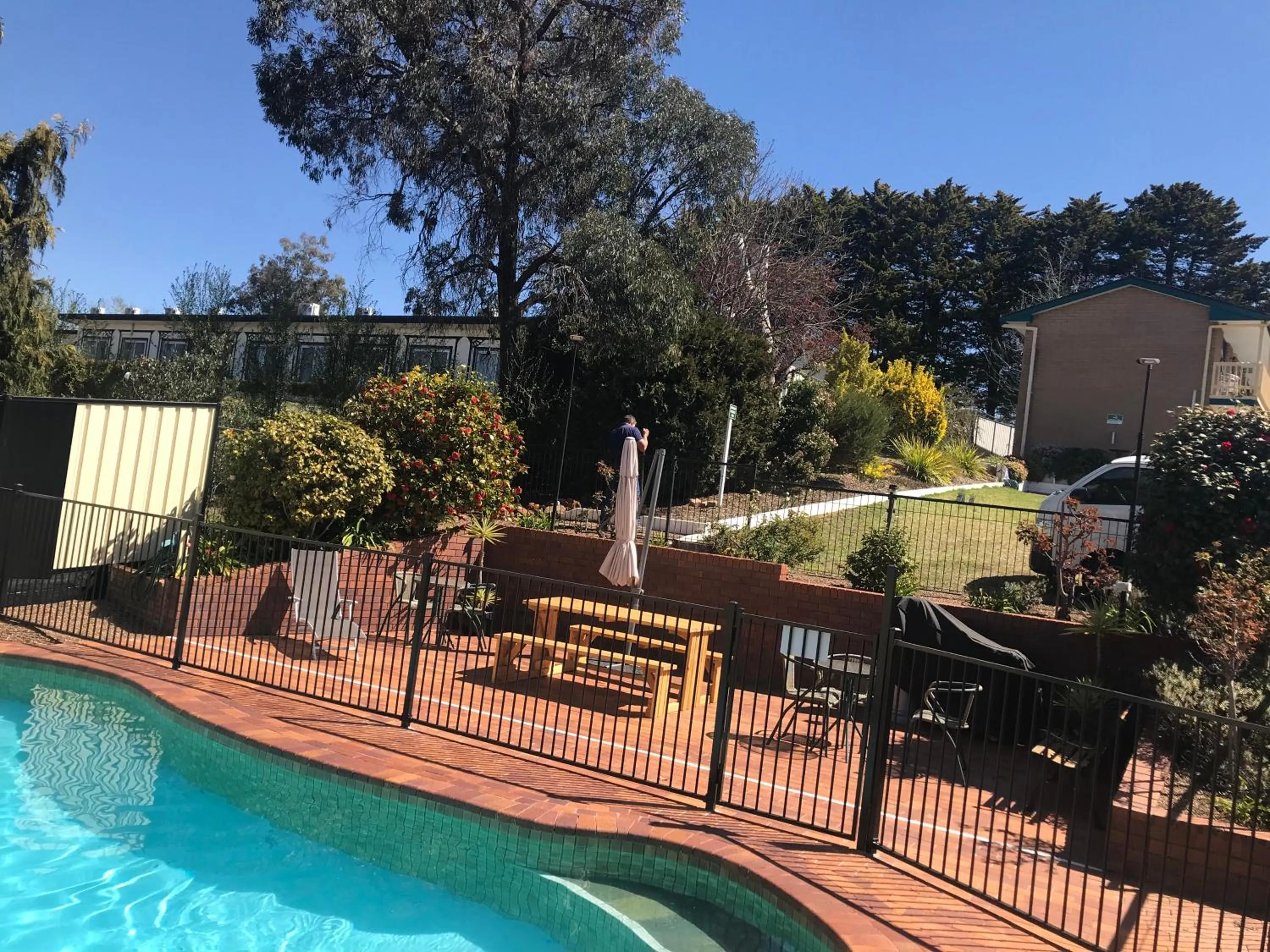 Swimming pool in Hideaway Motor Inn