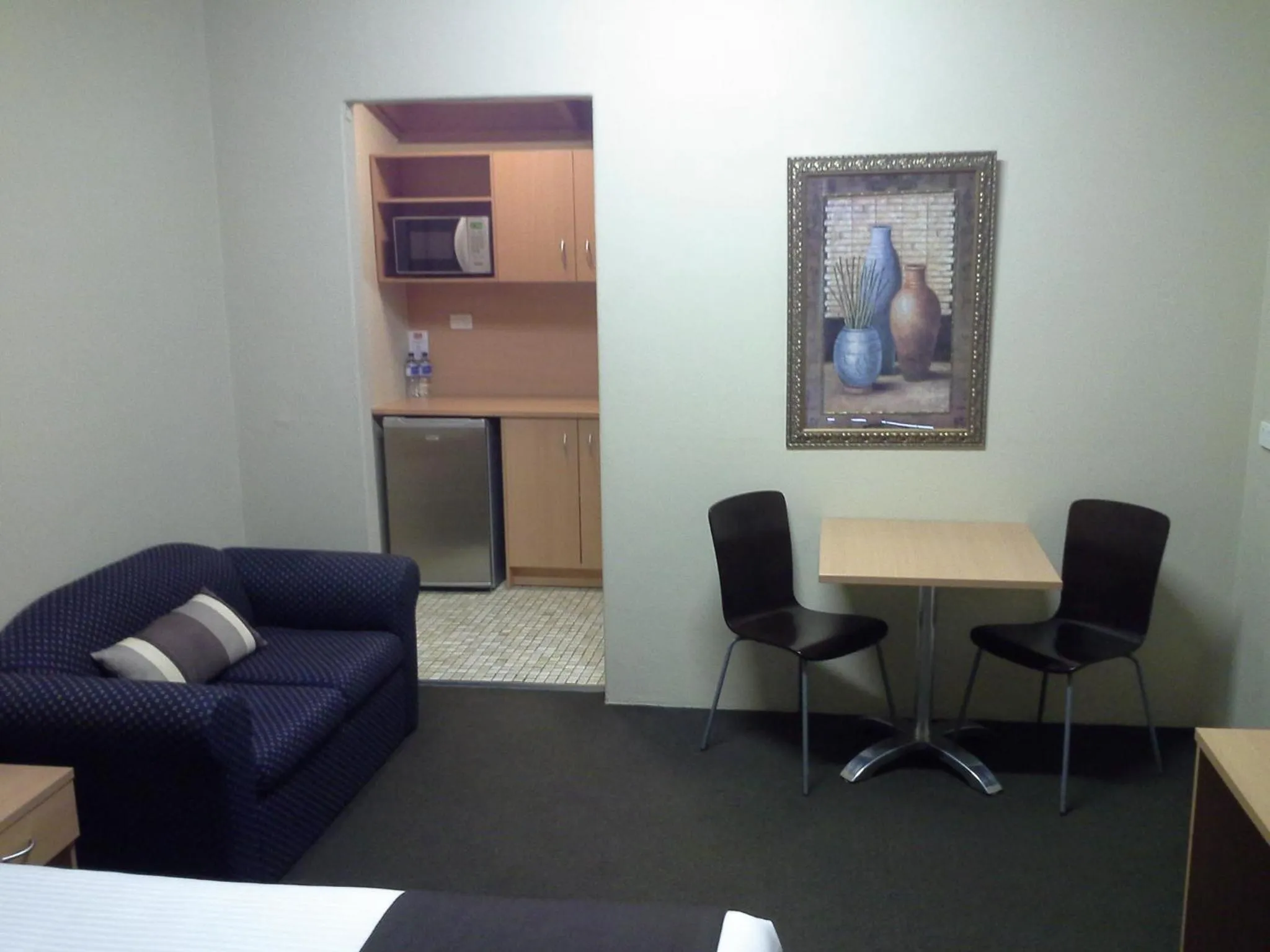 Living room in Hideaway Motor Inn