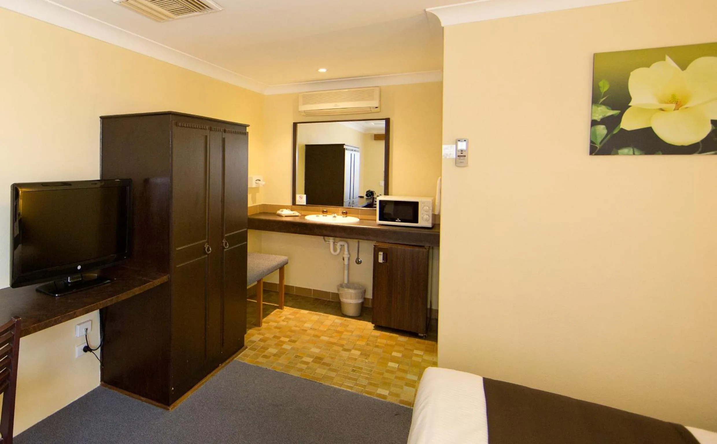 Decorative detail in Hideaway Motor Inn