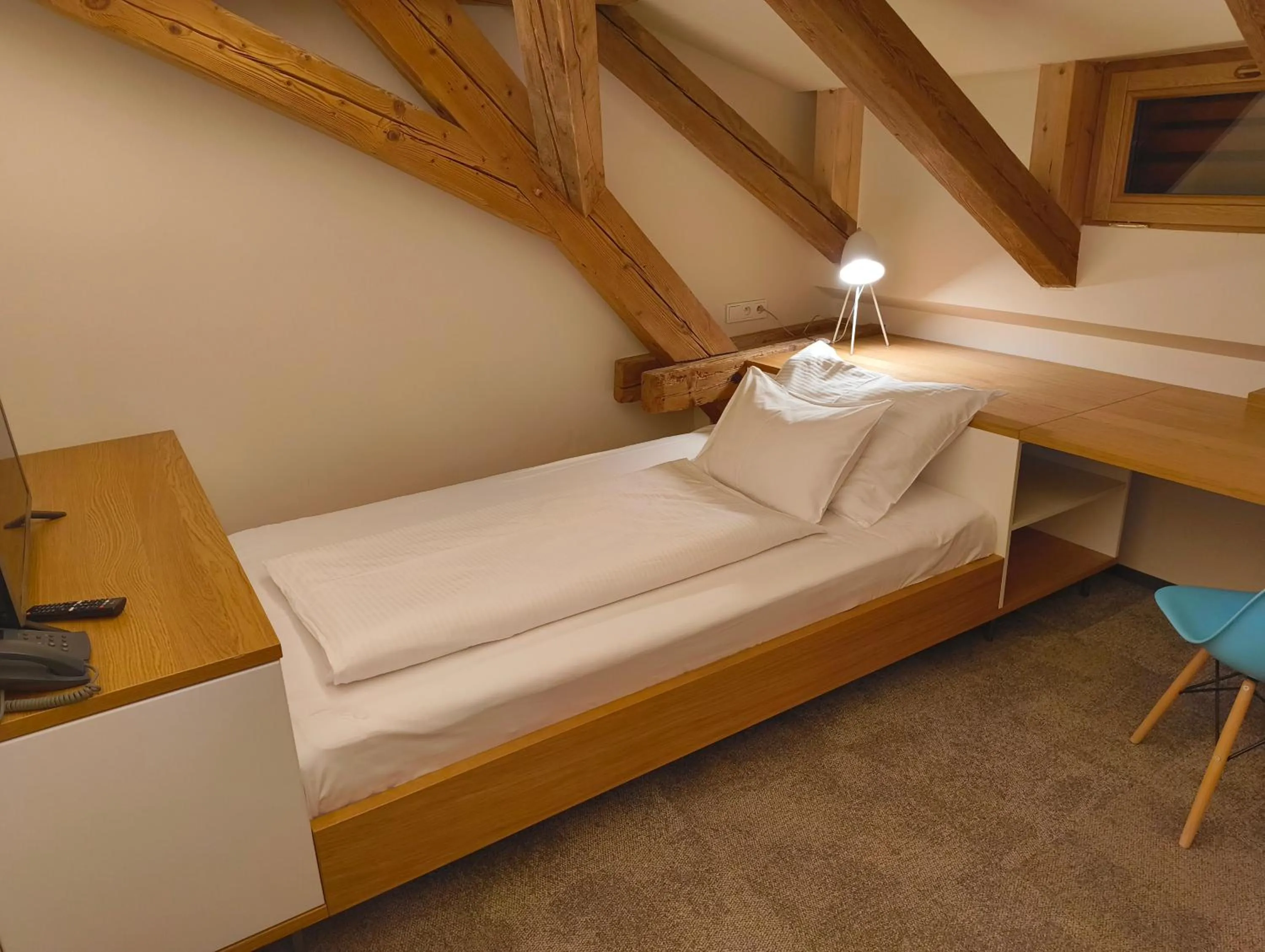 Property building, Bed in Hotel Kleis