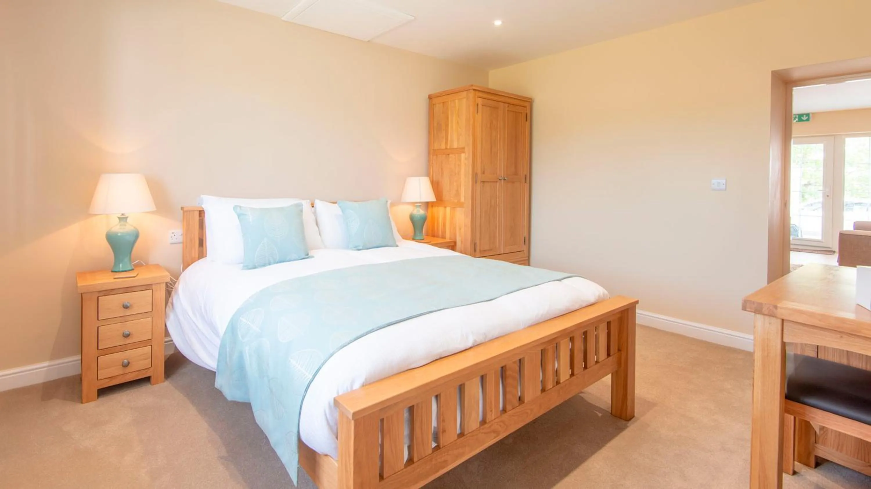 Bed in Lastra Farm Hotel