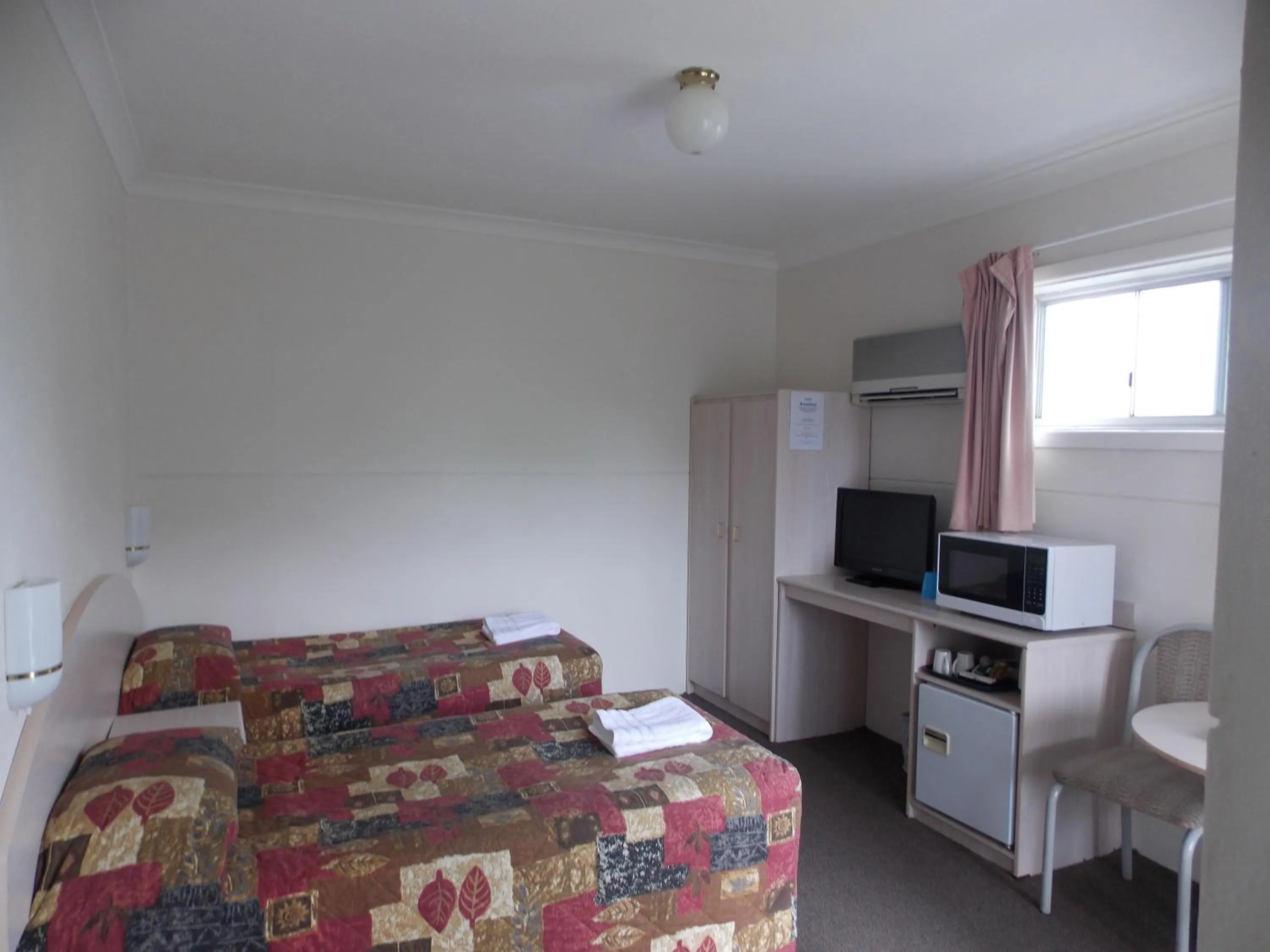 Twin Room - single occupancy in Yass Motel