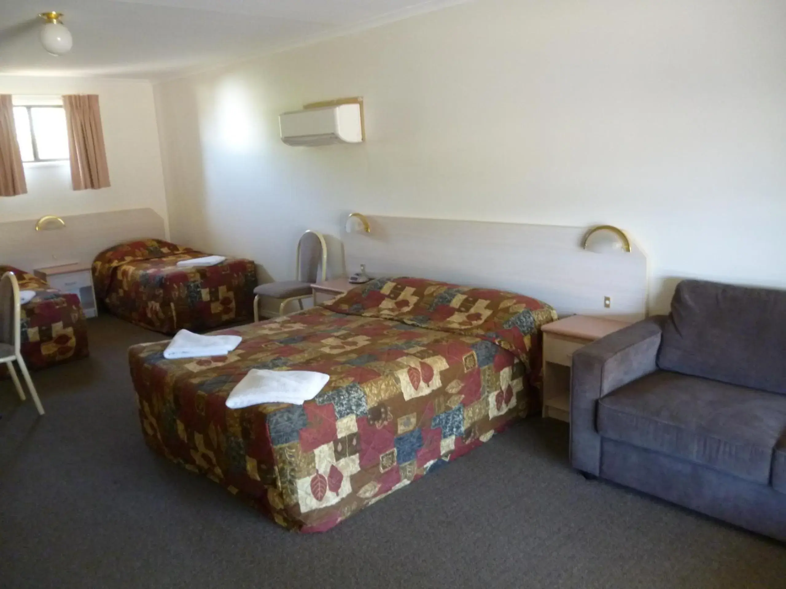 Large Family Room in Yass Motel Large Family Room in Yass Motel