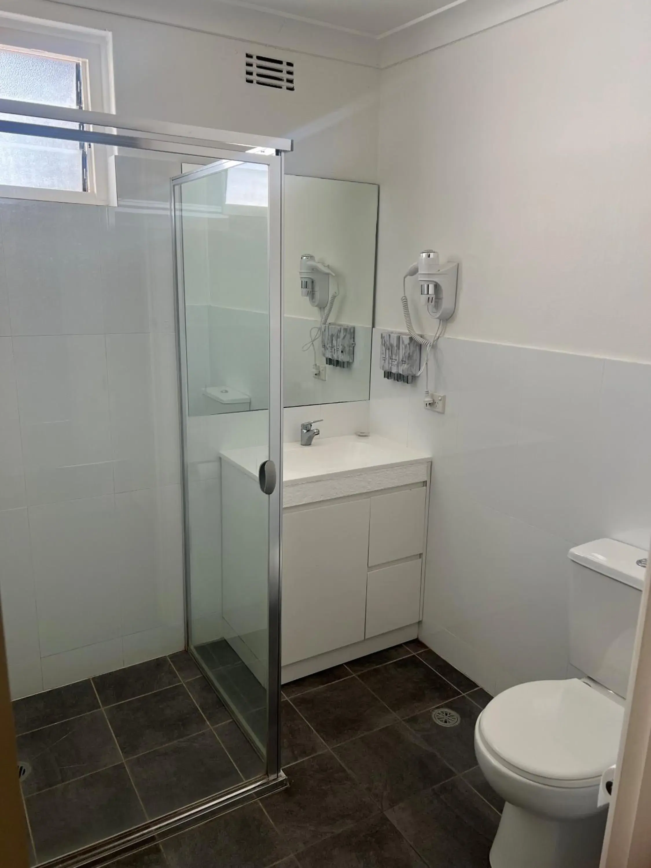 Superior Deluxe Double or Twin Room in Yass Motel Superior Deluxe Double or Twin Room in Yass Motel