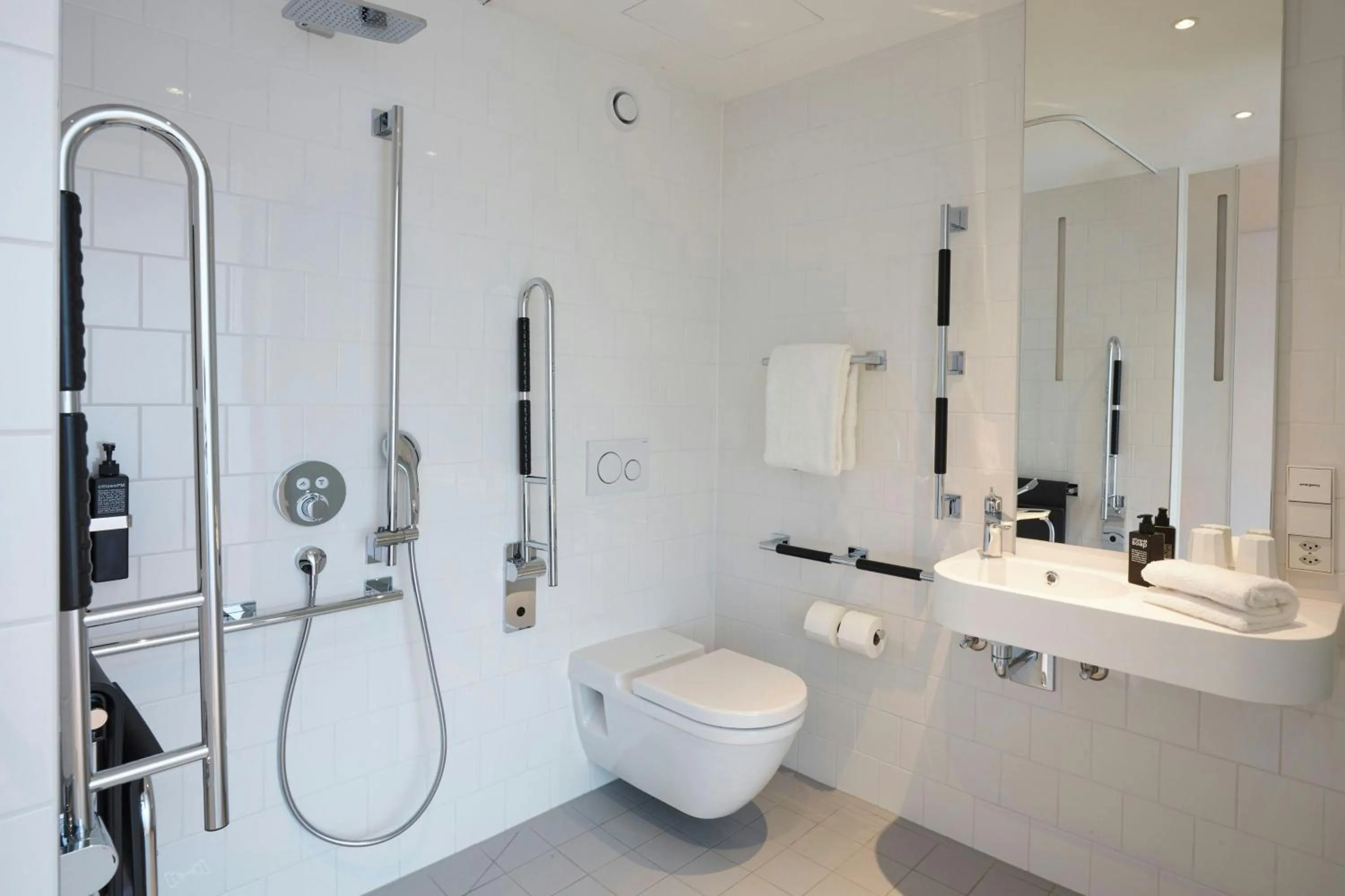 Bedroom in citizenM Copenhagen Radhuspladsen