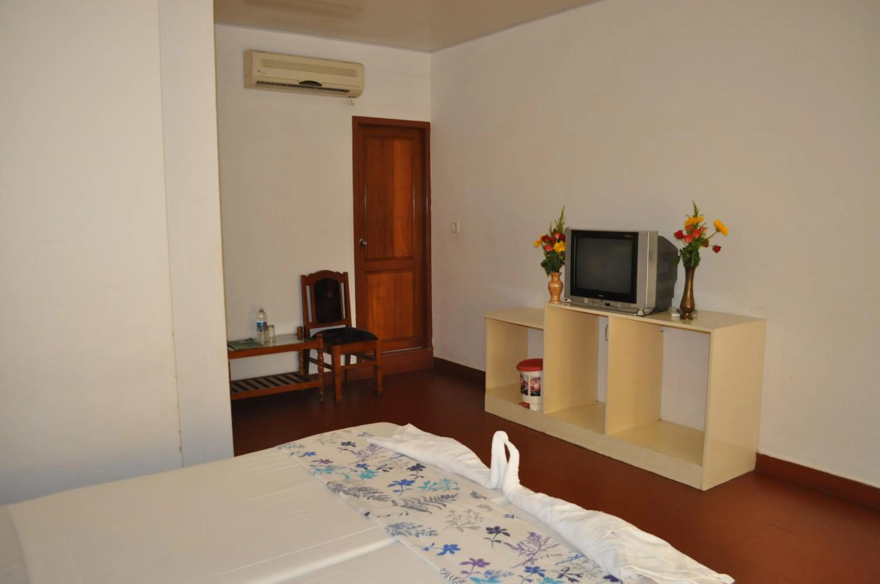 cot, Bed in Marine Palace Beach Hotel