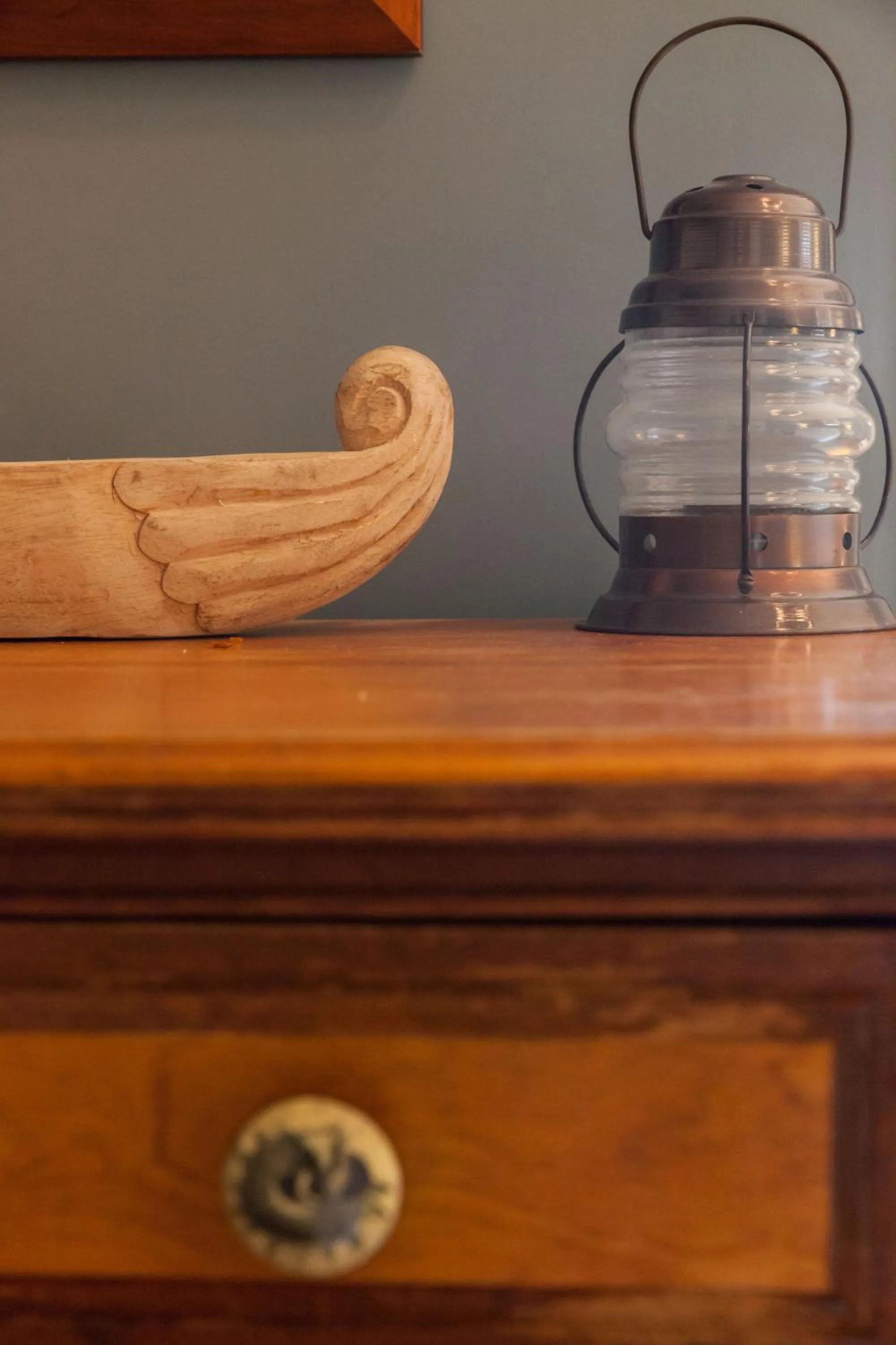 Decorative detail in Carlisle House Inn