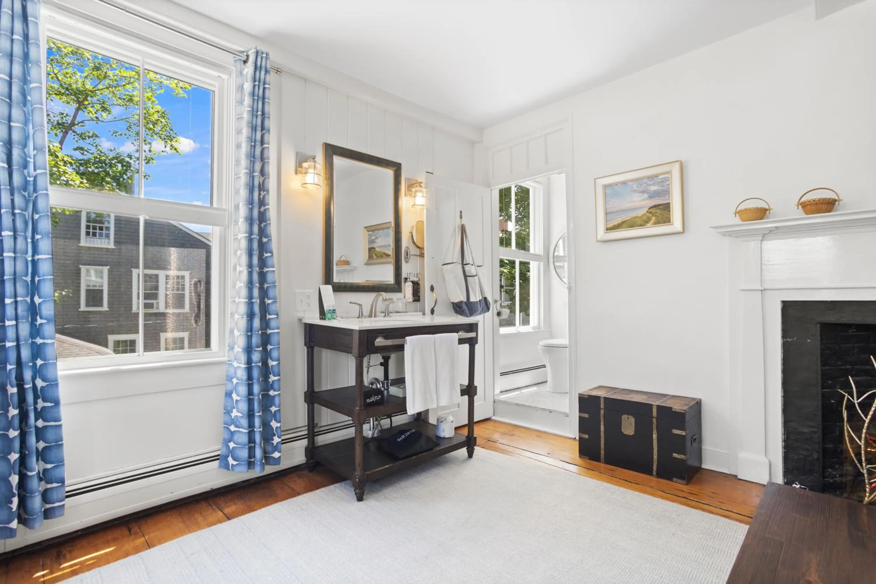 Bedroom in Carlisle House Inn
