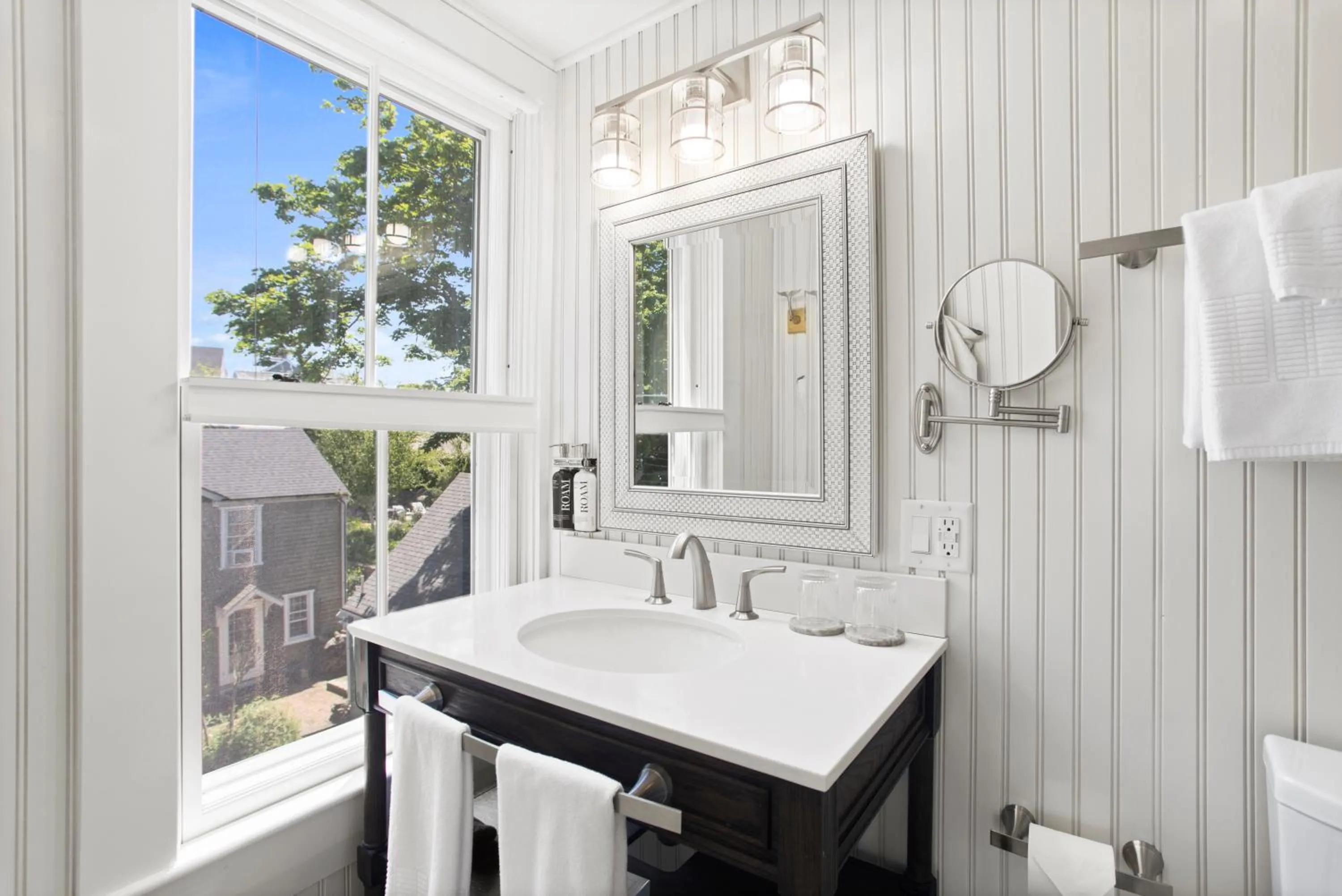 Bathroom in Carlisle House Inn