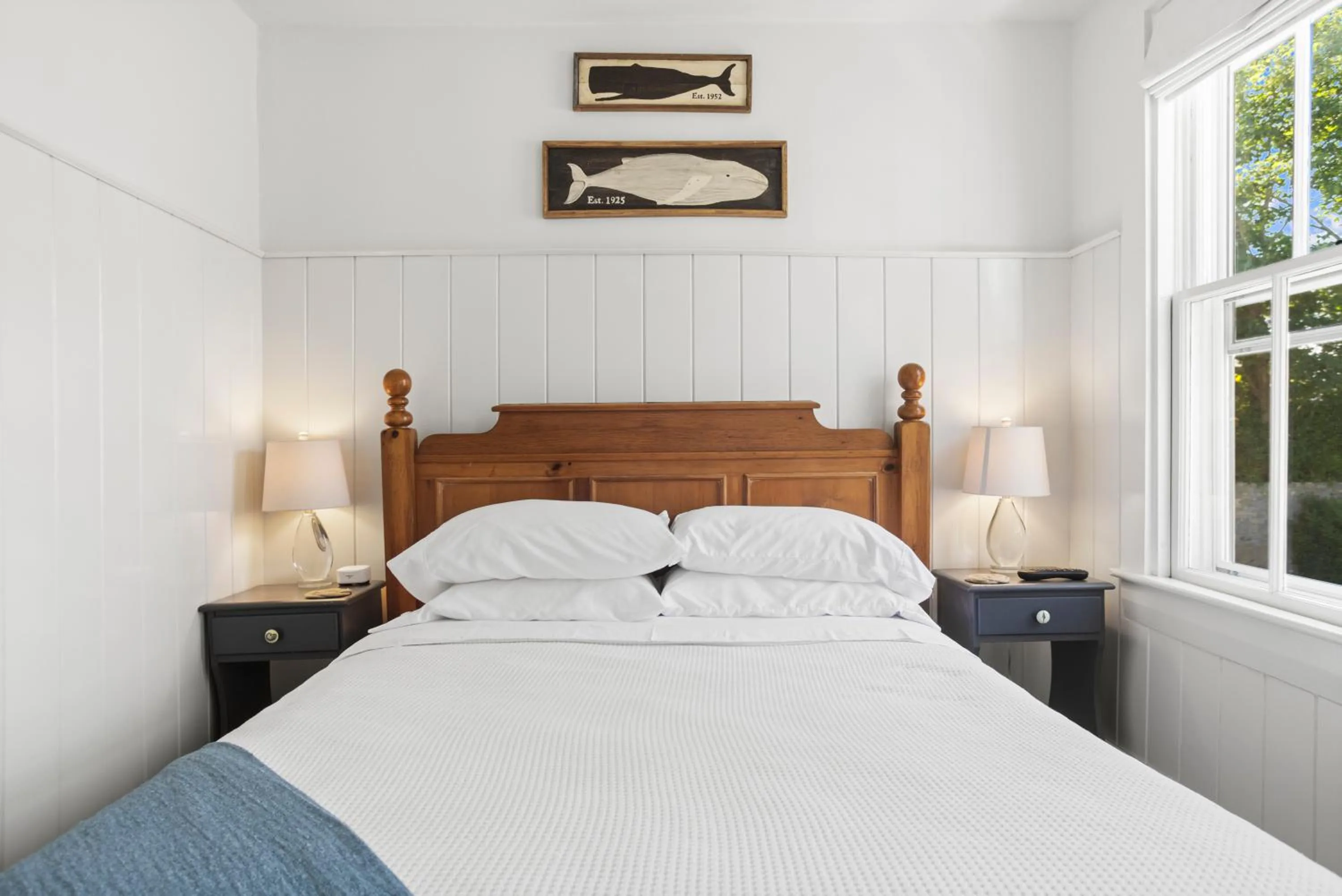 Shower, Bed in Carlisle House Inn