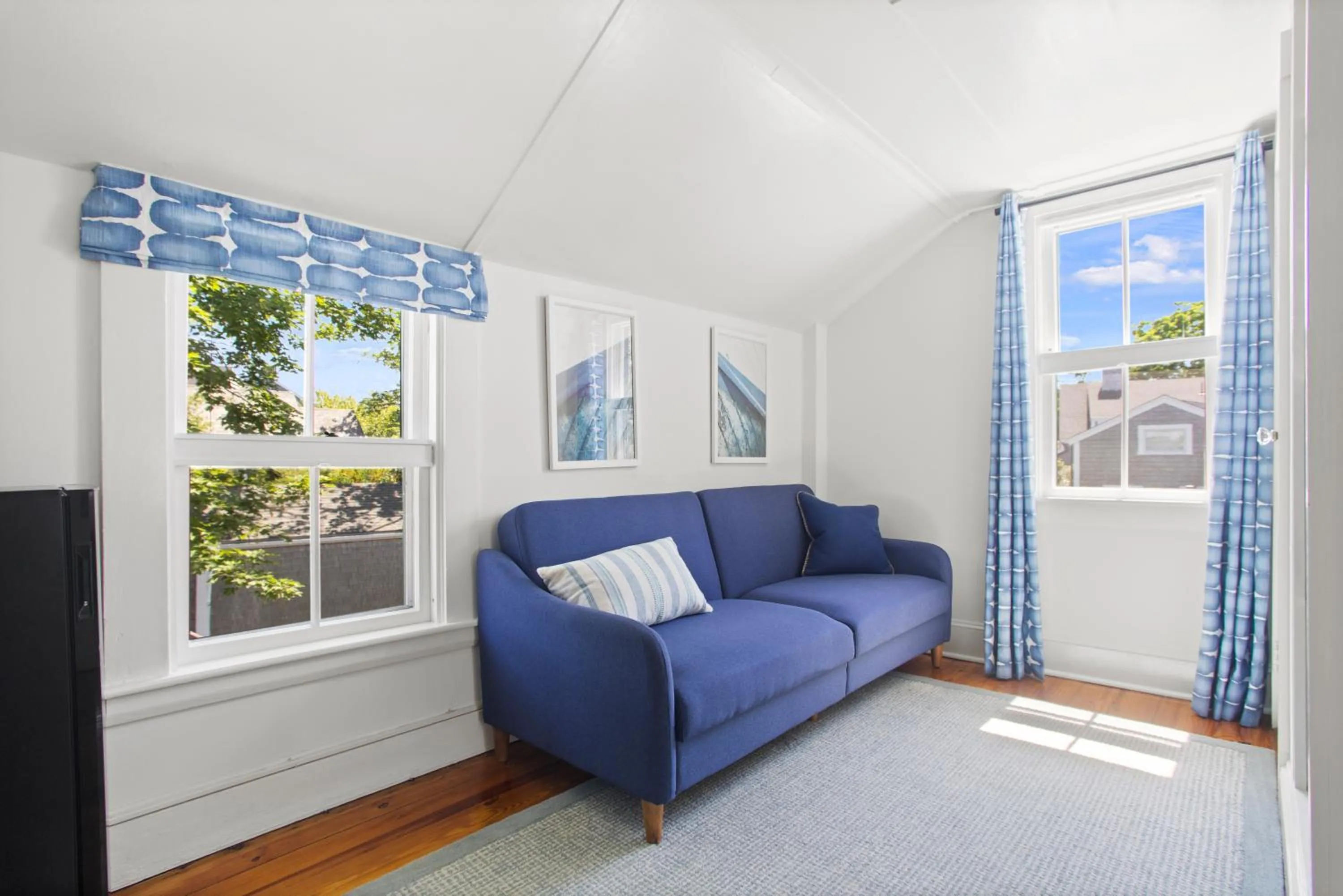 Seating area in Carlisle House Inn