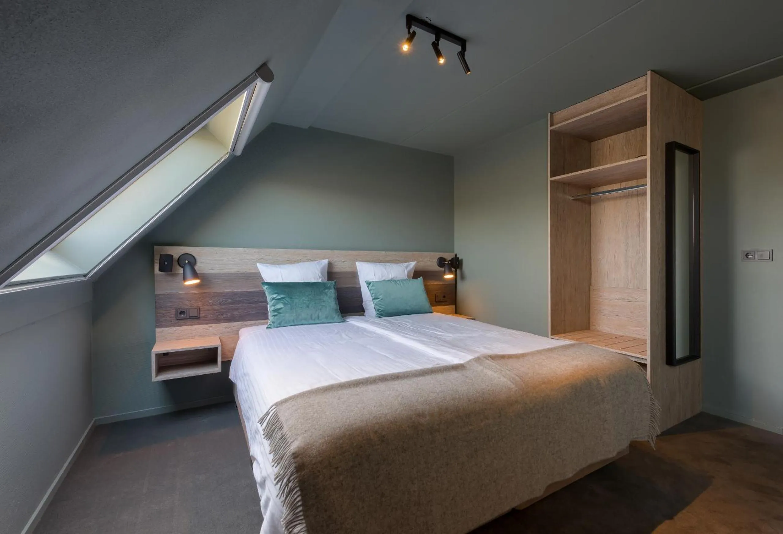 Photo of the whole room, Bed in Prins Hendrik Texel