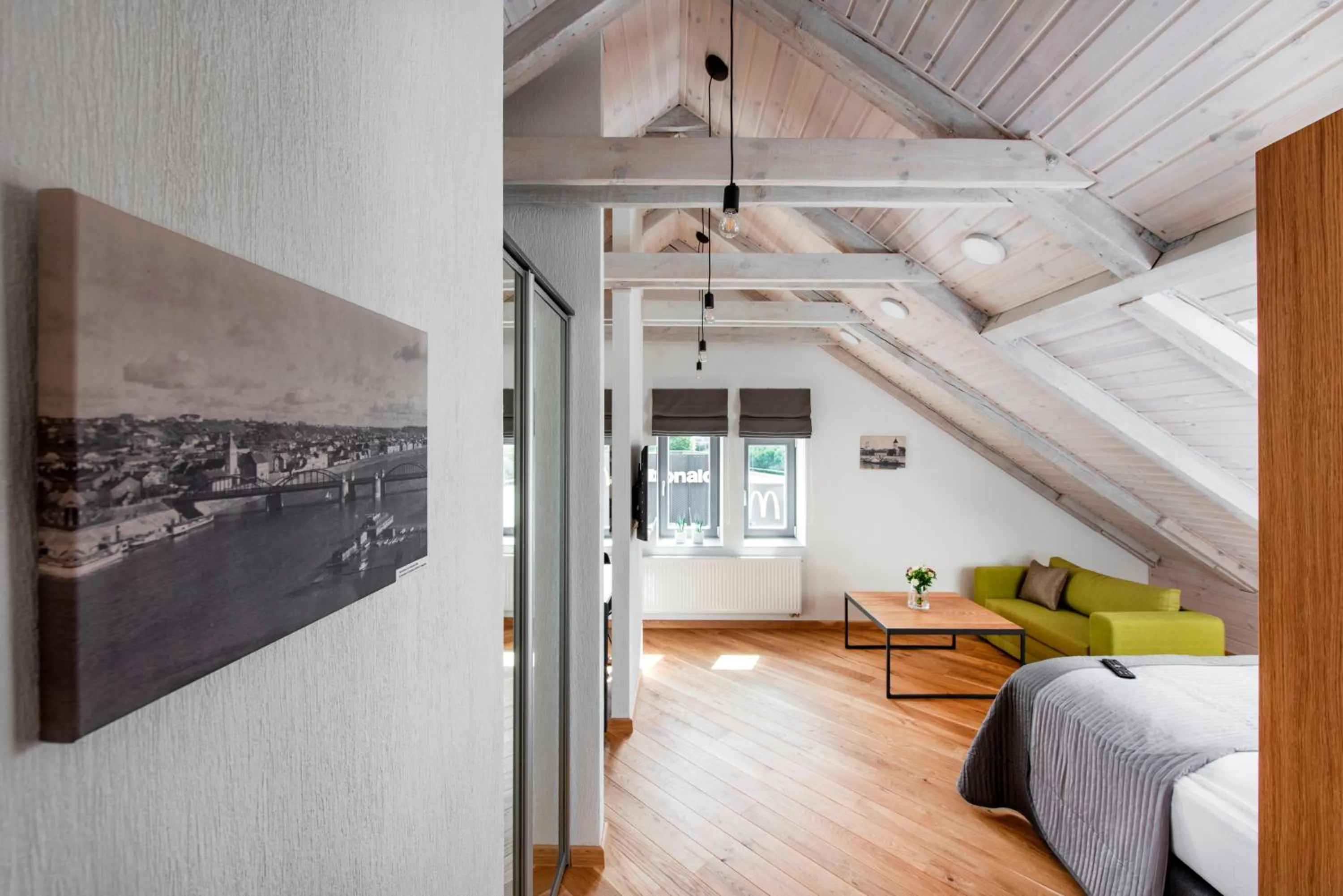 Photo of the whole room in Piano Apartments