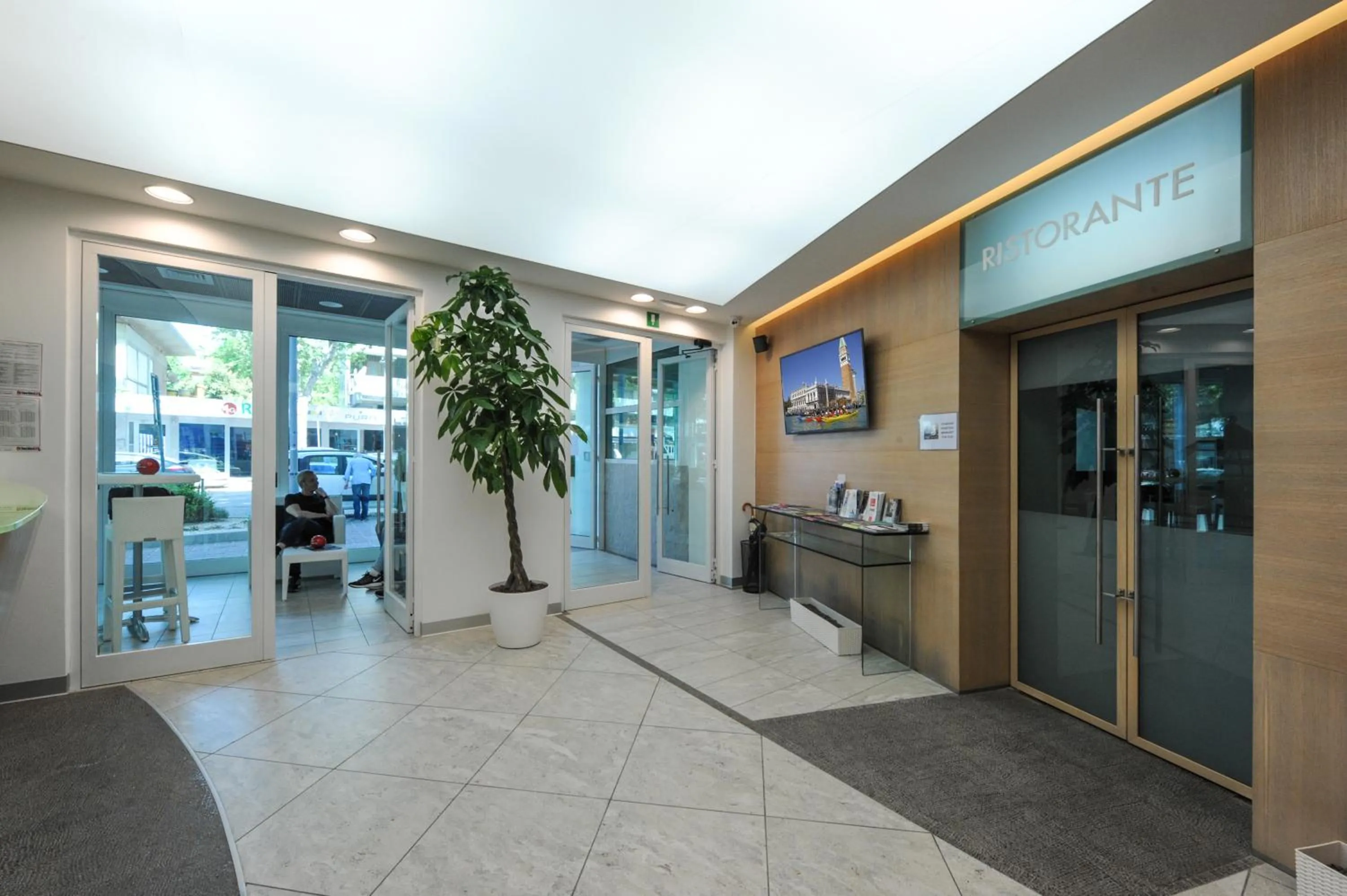 Facade/entrance in Hotel Lampara