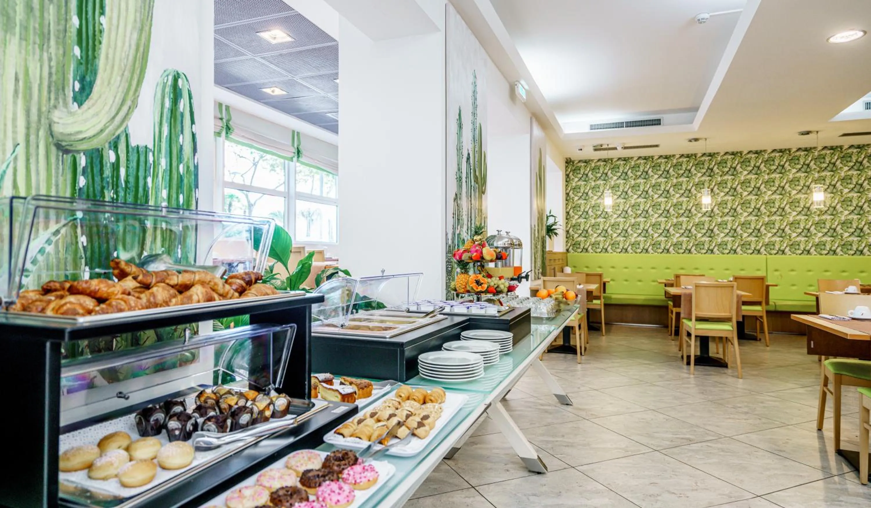 Continental breakfast in Hotel Lampara