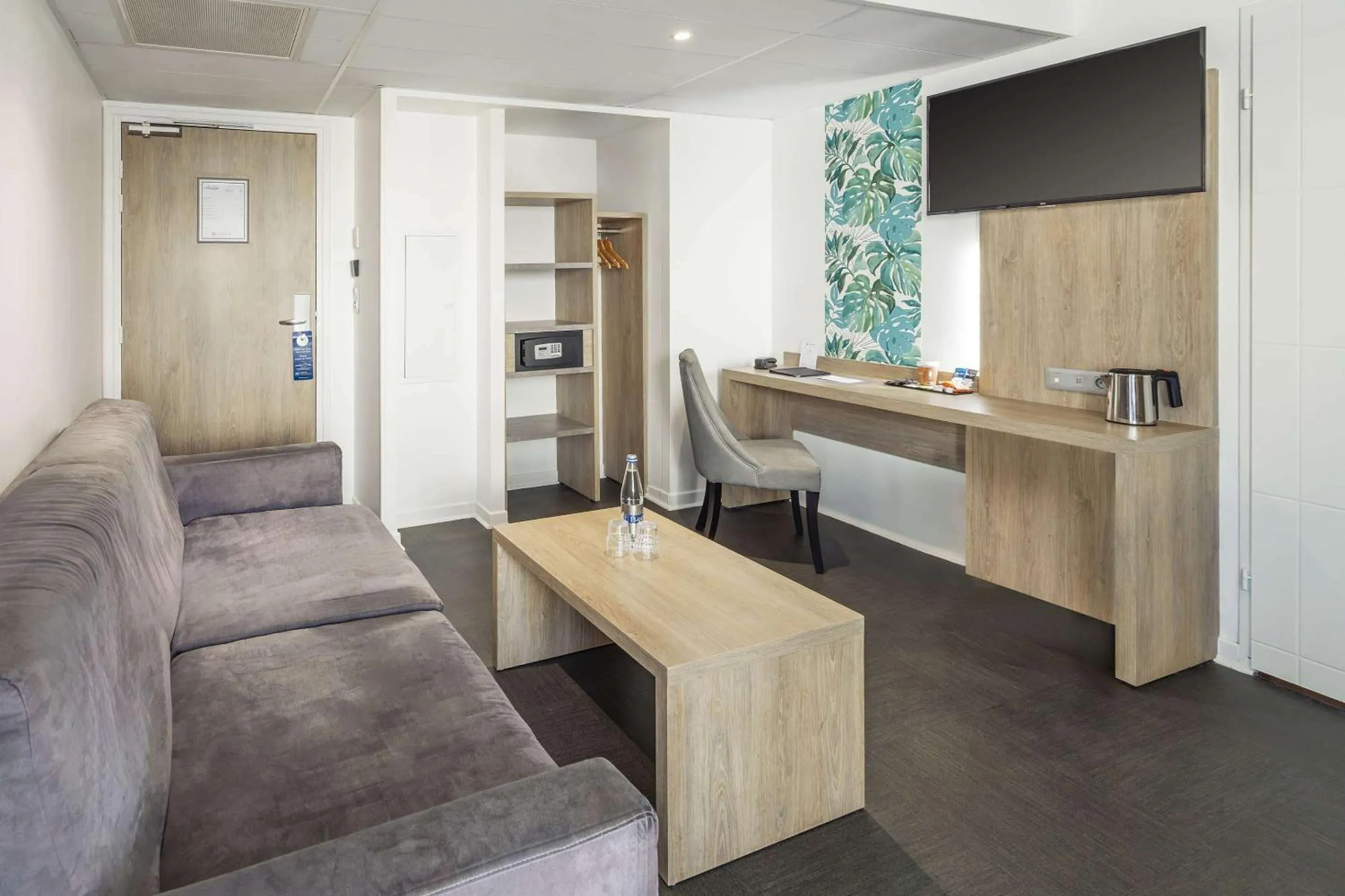 Bedroom in Best Western Les Aureliades Saint Nazaire