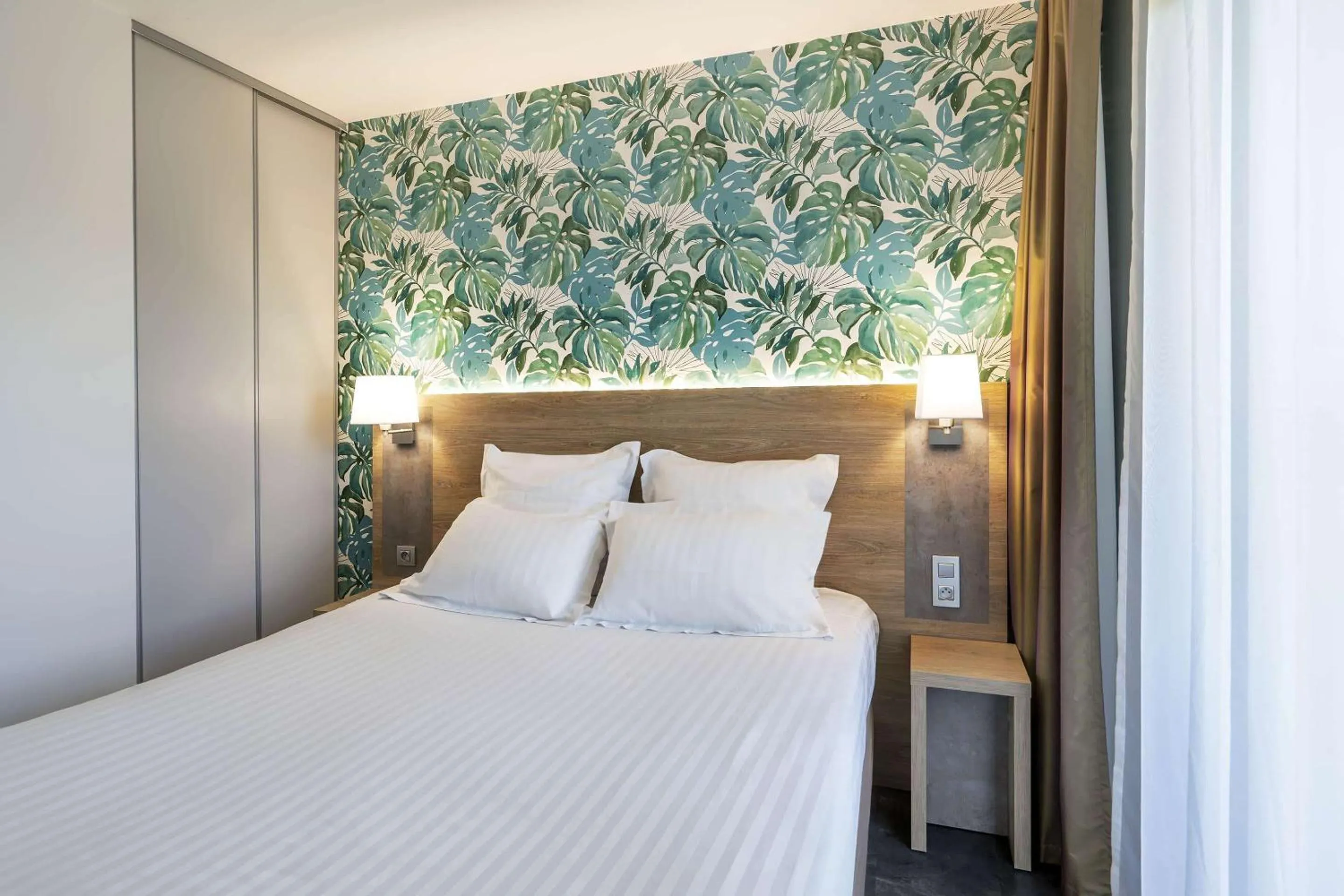 Bedroom, Bed in Best Western Les Aureliades Saint Nazaire