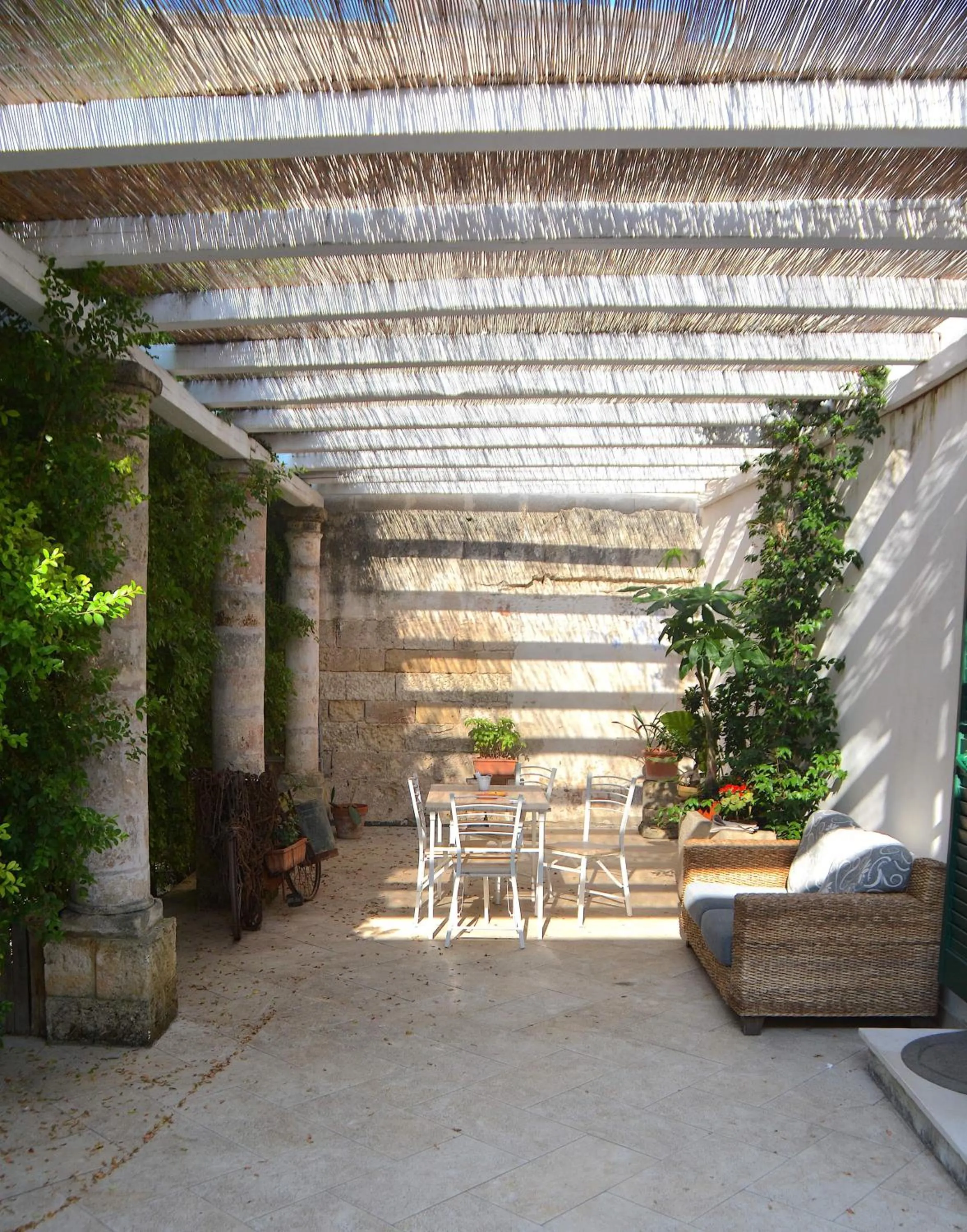 Patio in Agorà Suites & Apartments