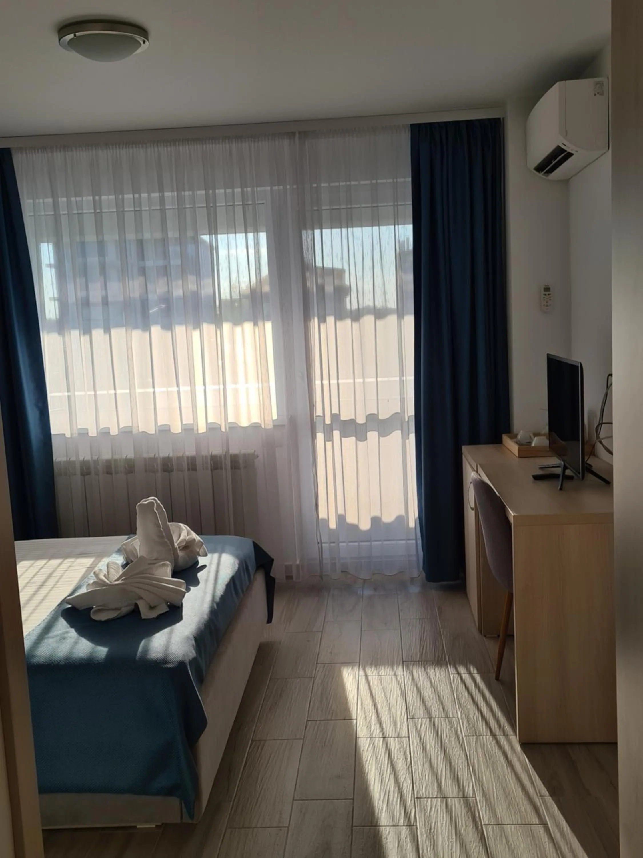 Bed in Turquoise Boutique