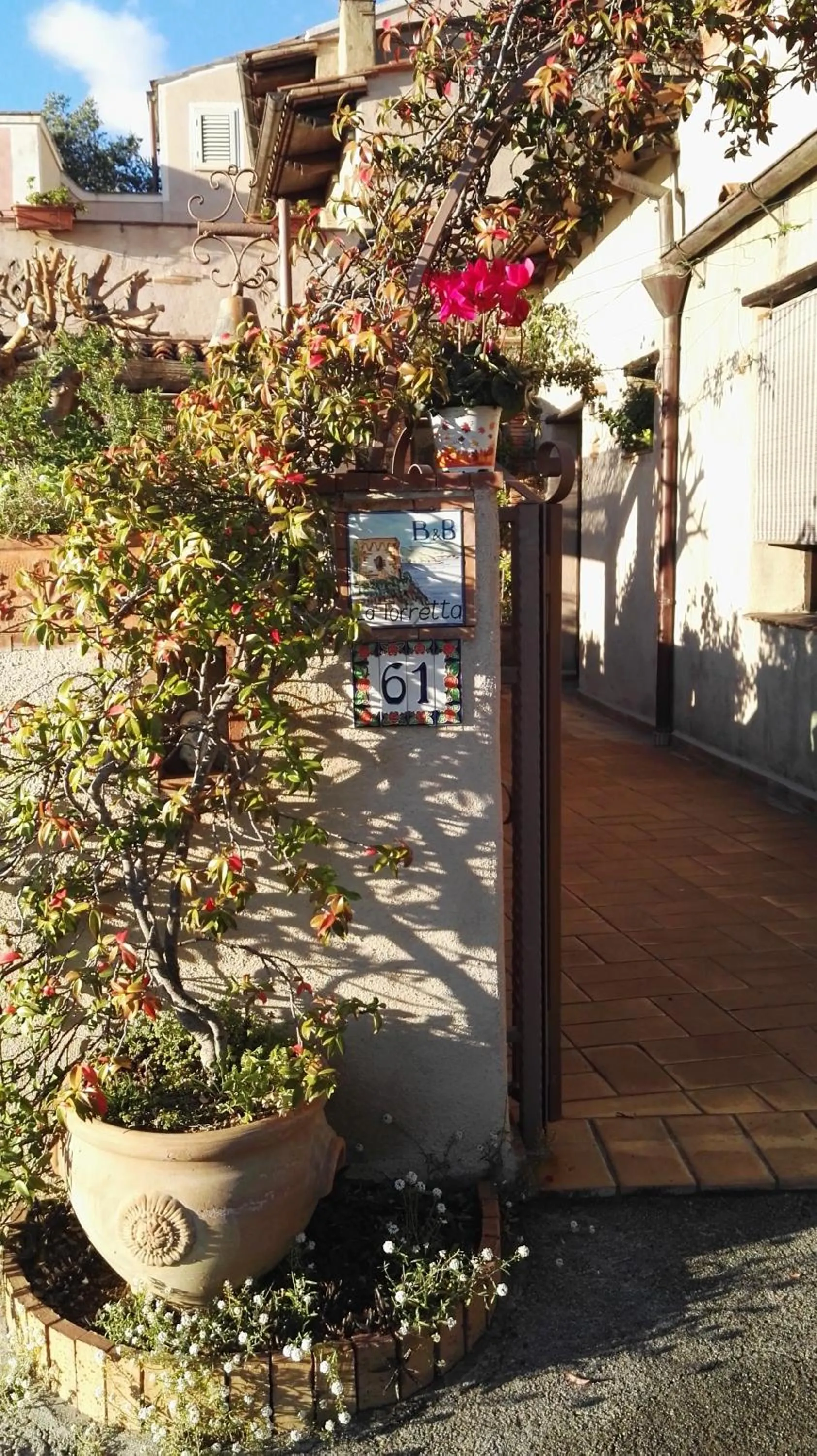 Decorative detail in B&B La Torretta