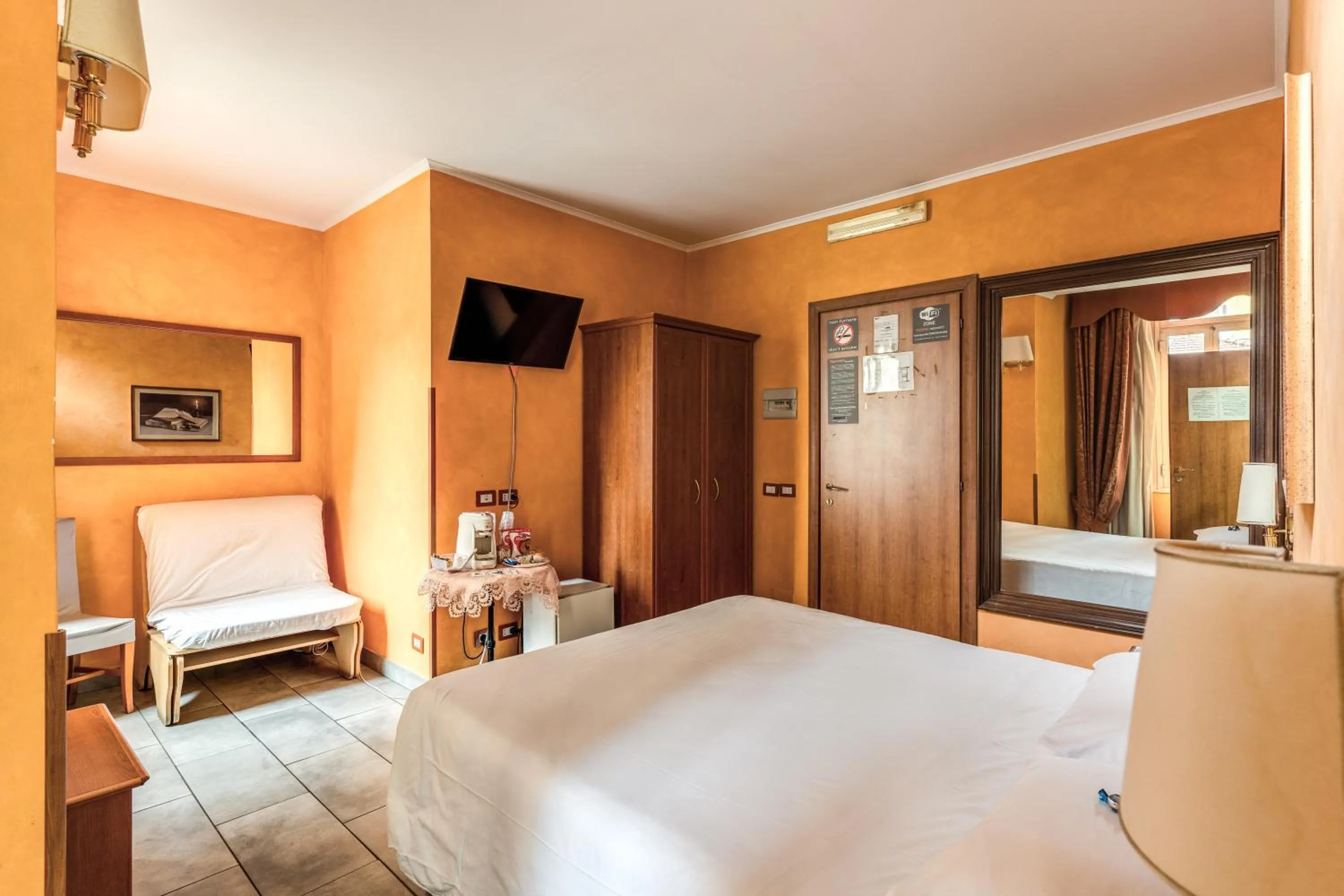 Bedroom, Bed in Guest House Masterintrastevere