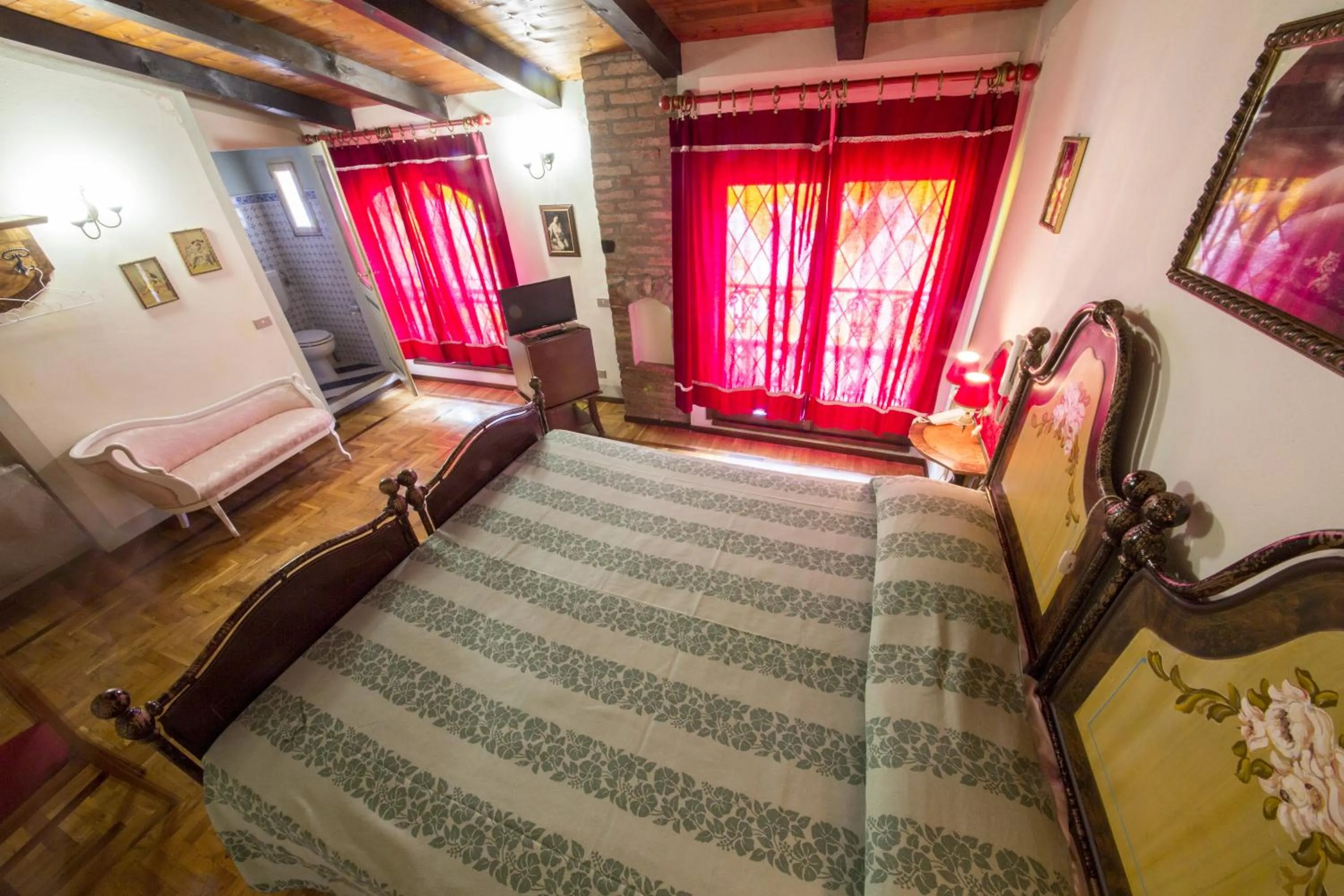 Photo of the whole room, Bed in Hotel Villino Della Flanella