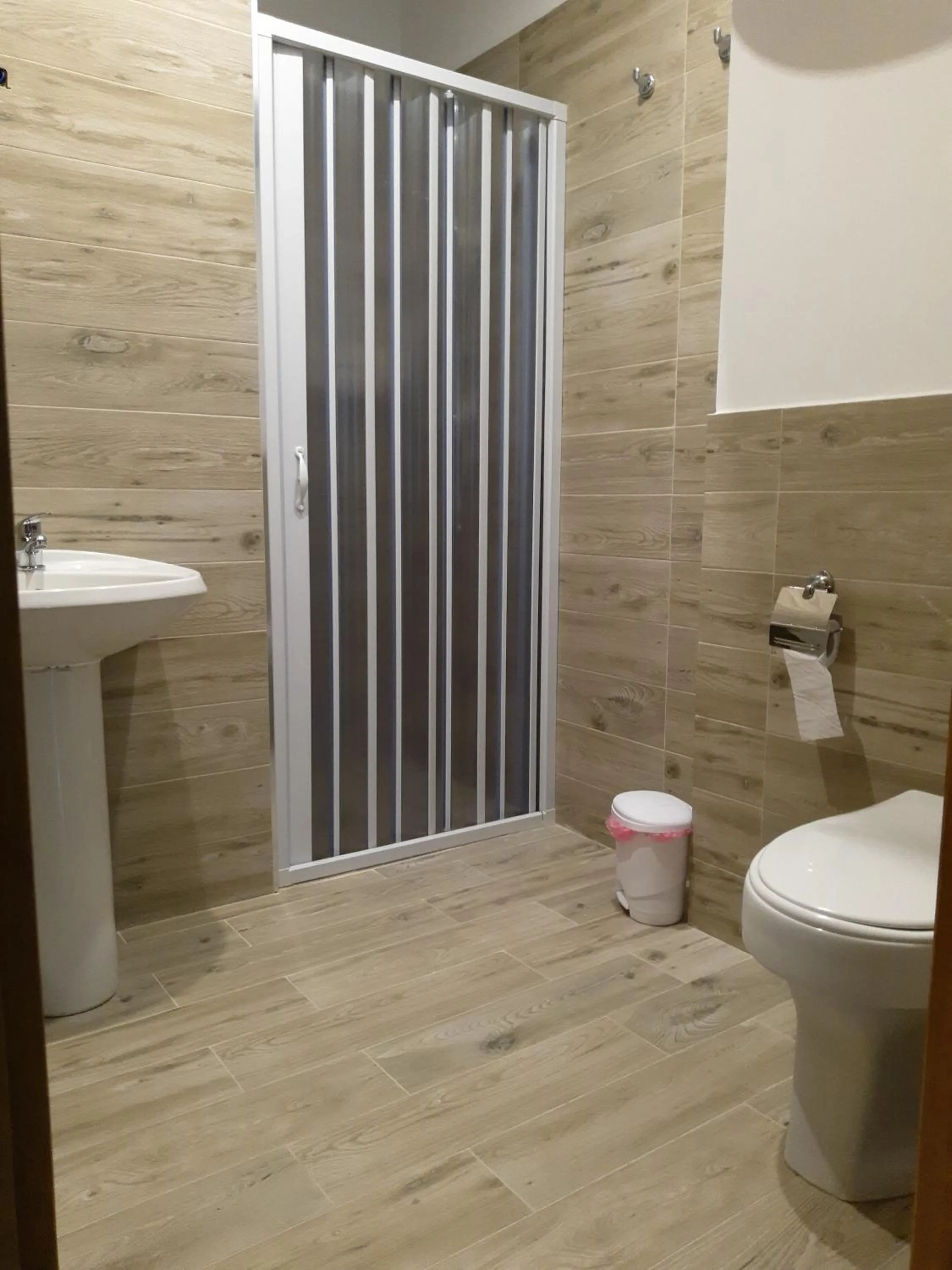 Bathroom in Thomas'home