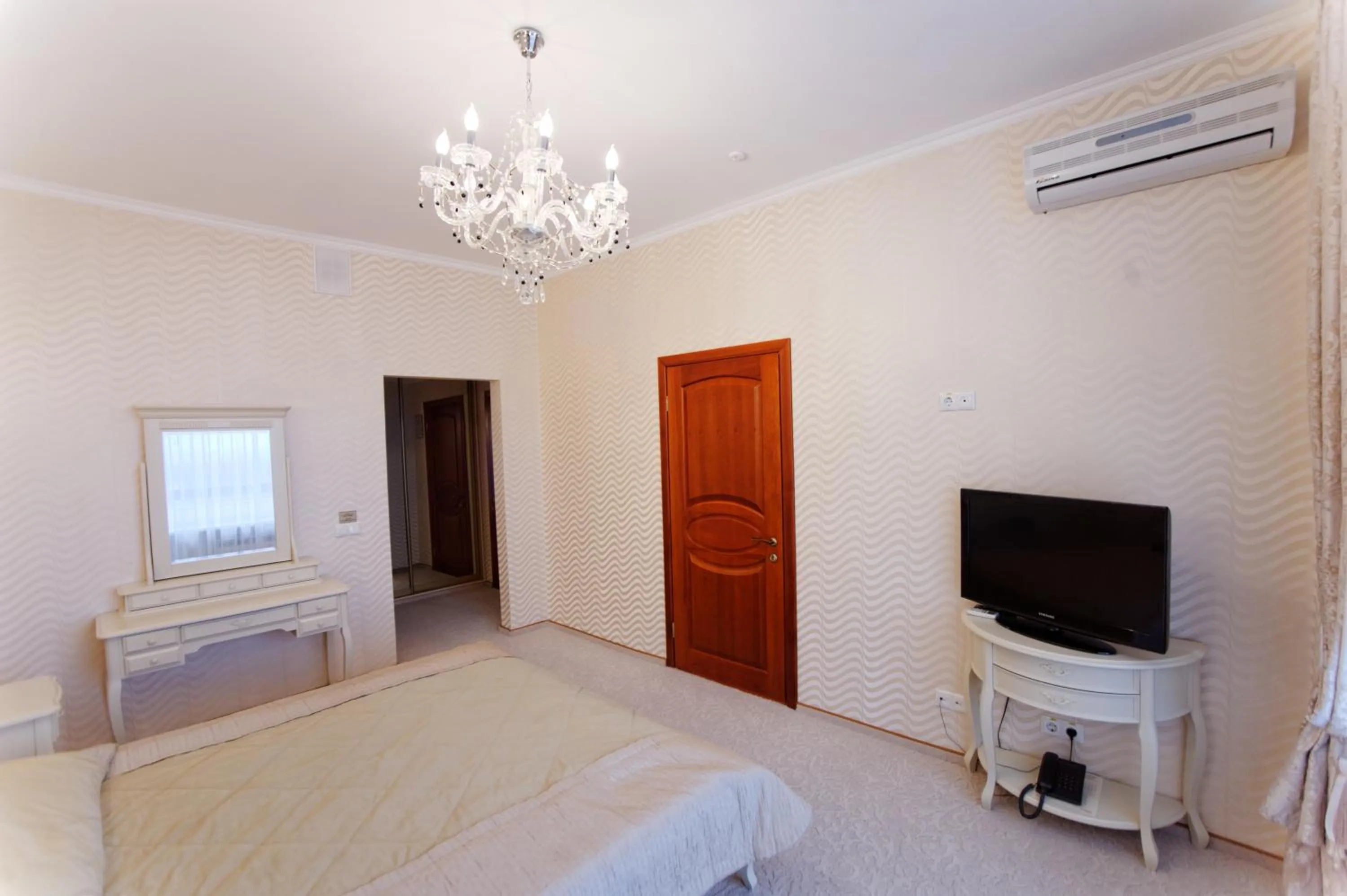 View (from property/room), Bed in Hotel Kyiv