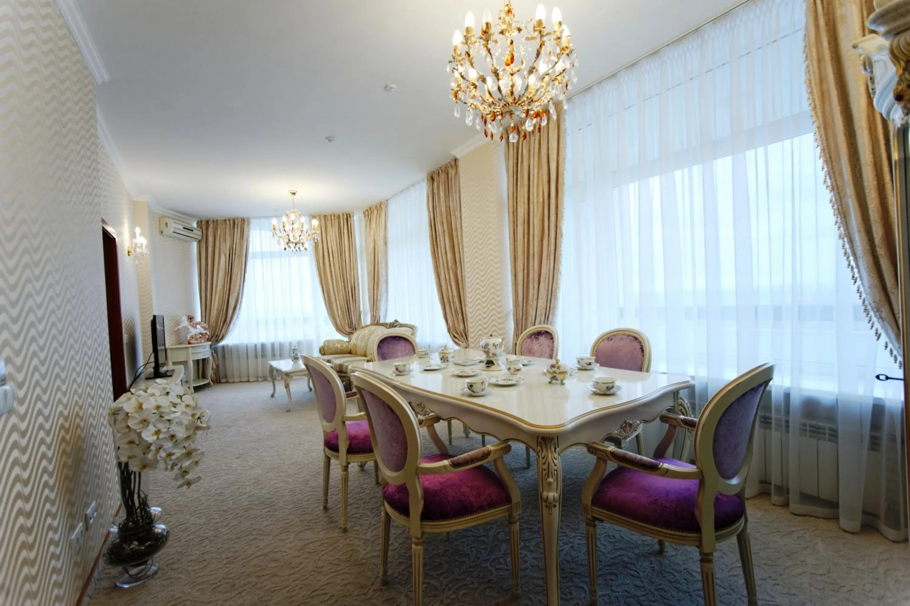 Living room in Hotel Kyiv