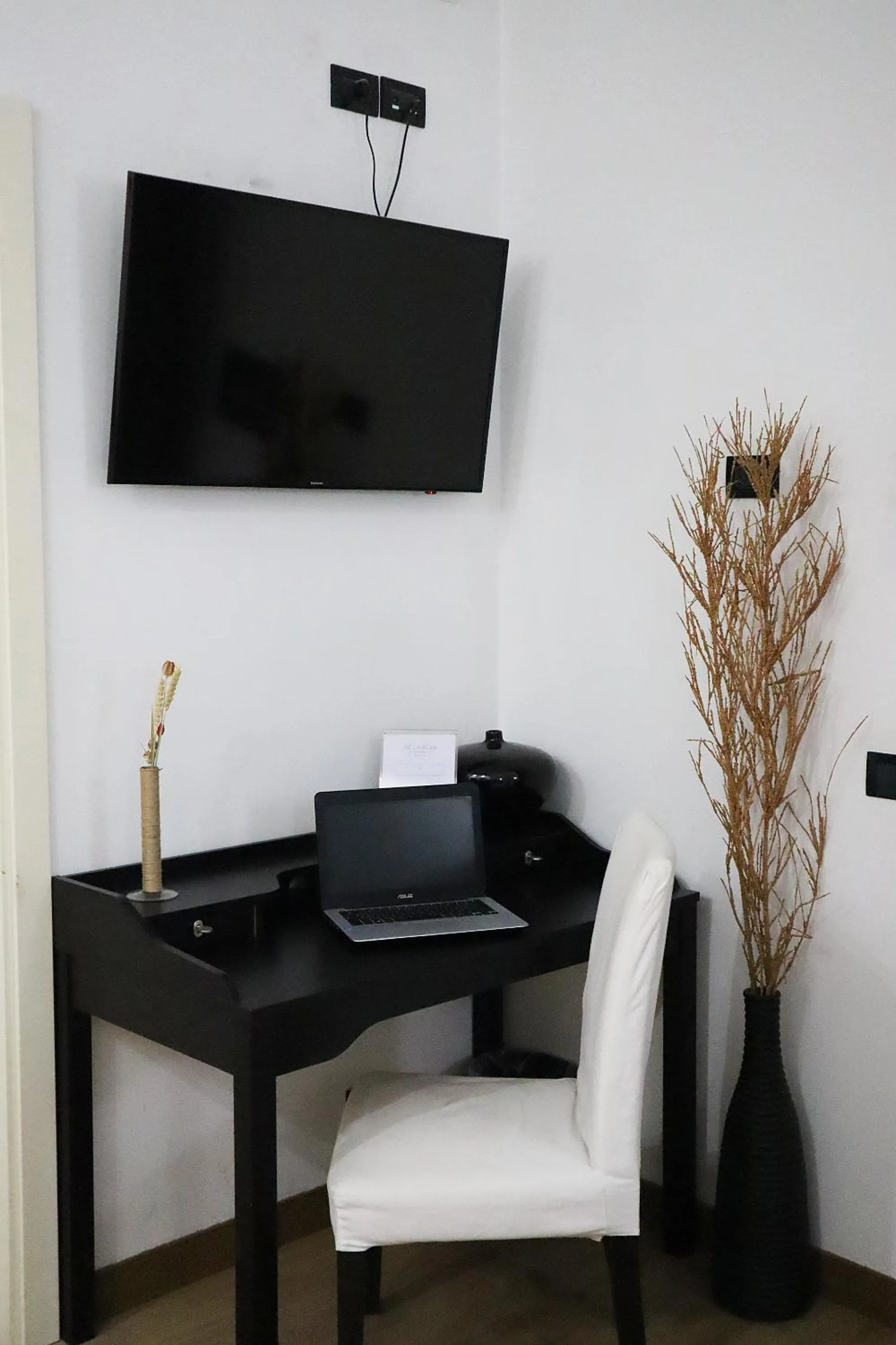 TV and multimedia in Villa Alba Boutique Hotel