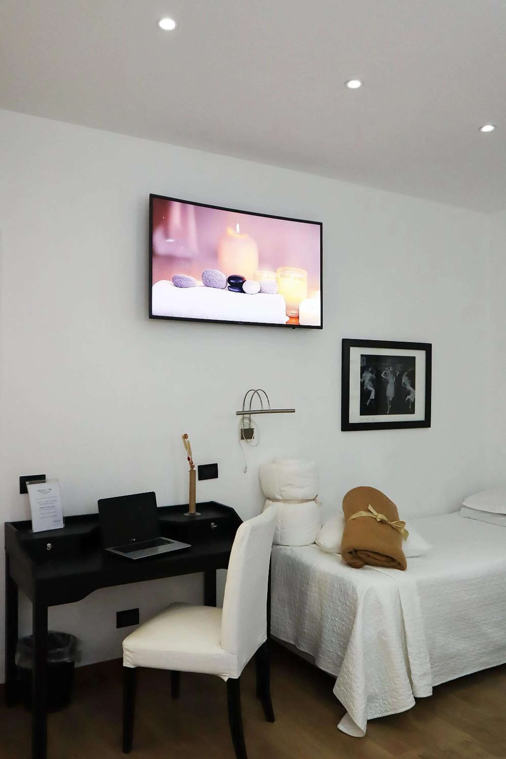 TV and multimedia, Bed in Villa Alba Boutique Hotel