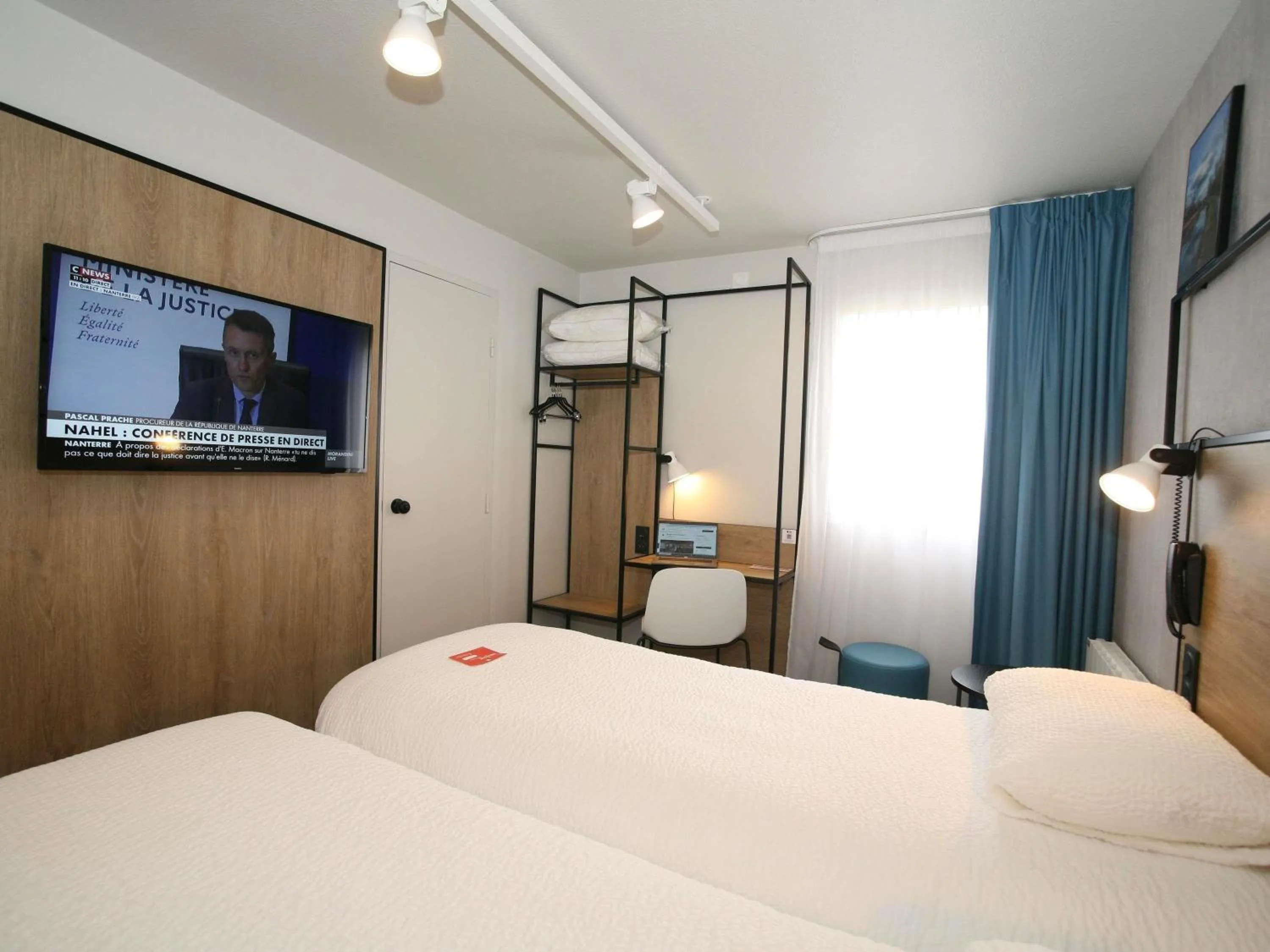 Bedroom, Bed in ibis Saint-Lô