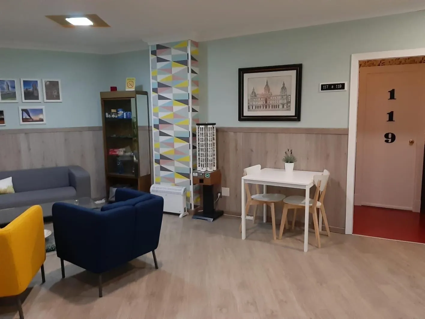 Living room in Hotel Almirante