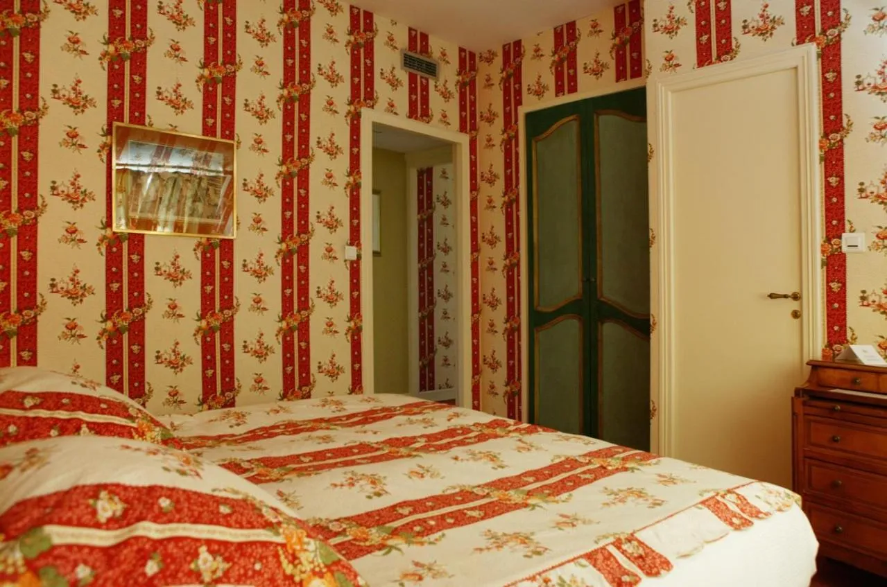 Bedroom, Bed in Le Manoir de Bellerive