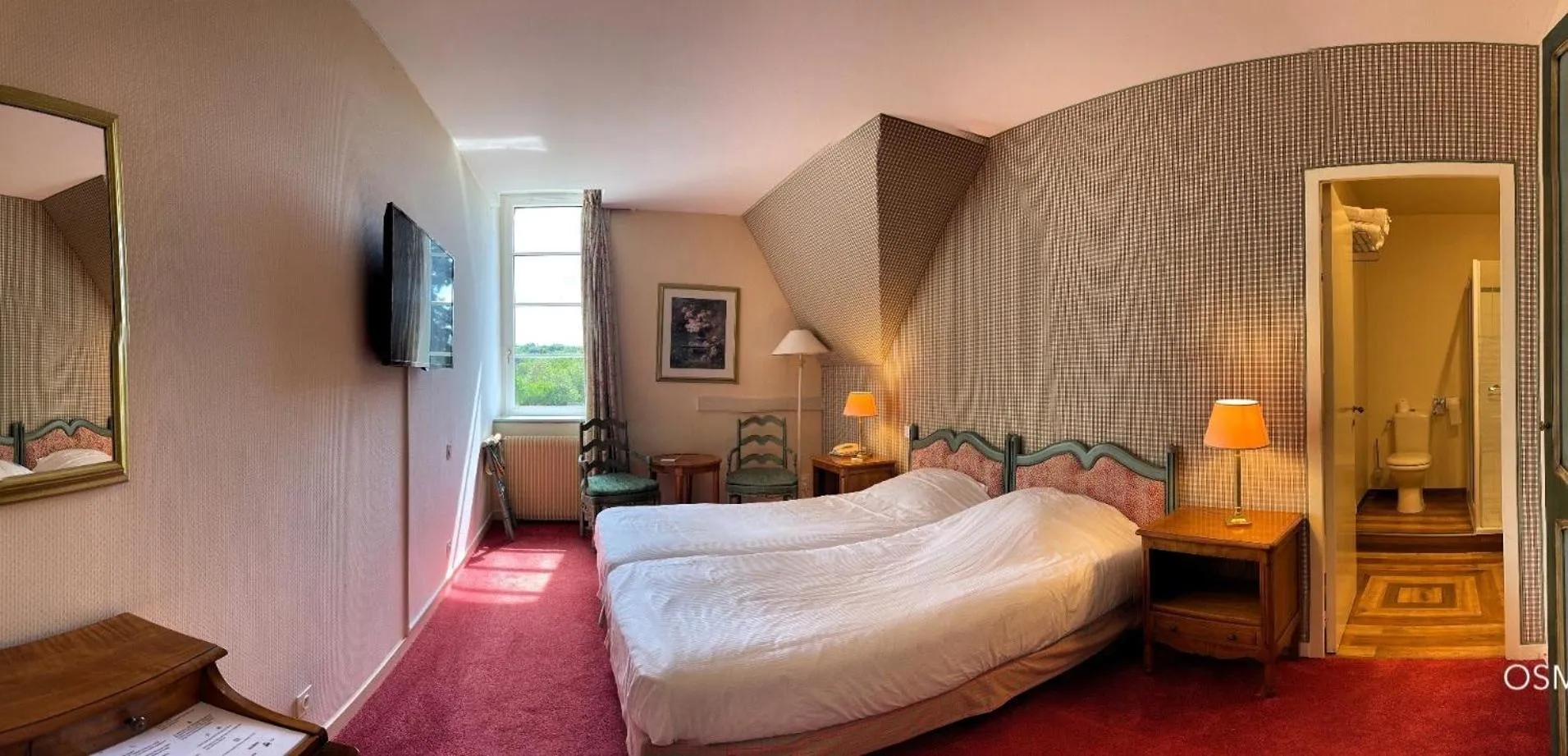 Photo of the whole room, Bed in Le Manoir de Bellerive