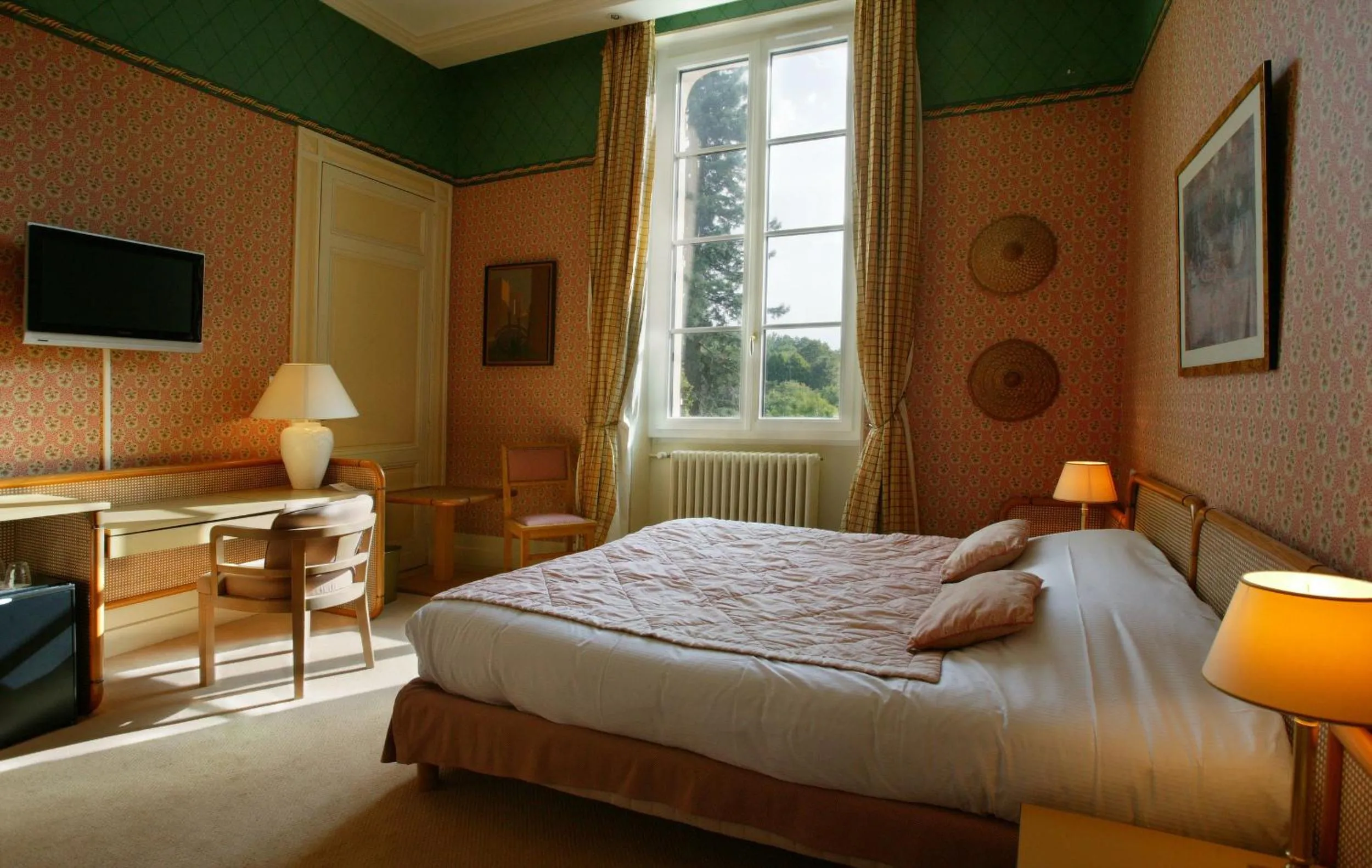 Bedroom, Bed in Le Manoir de Bellerive