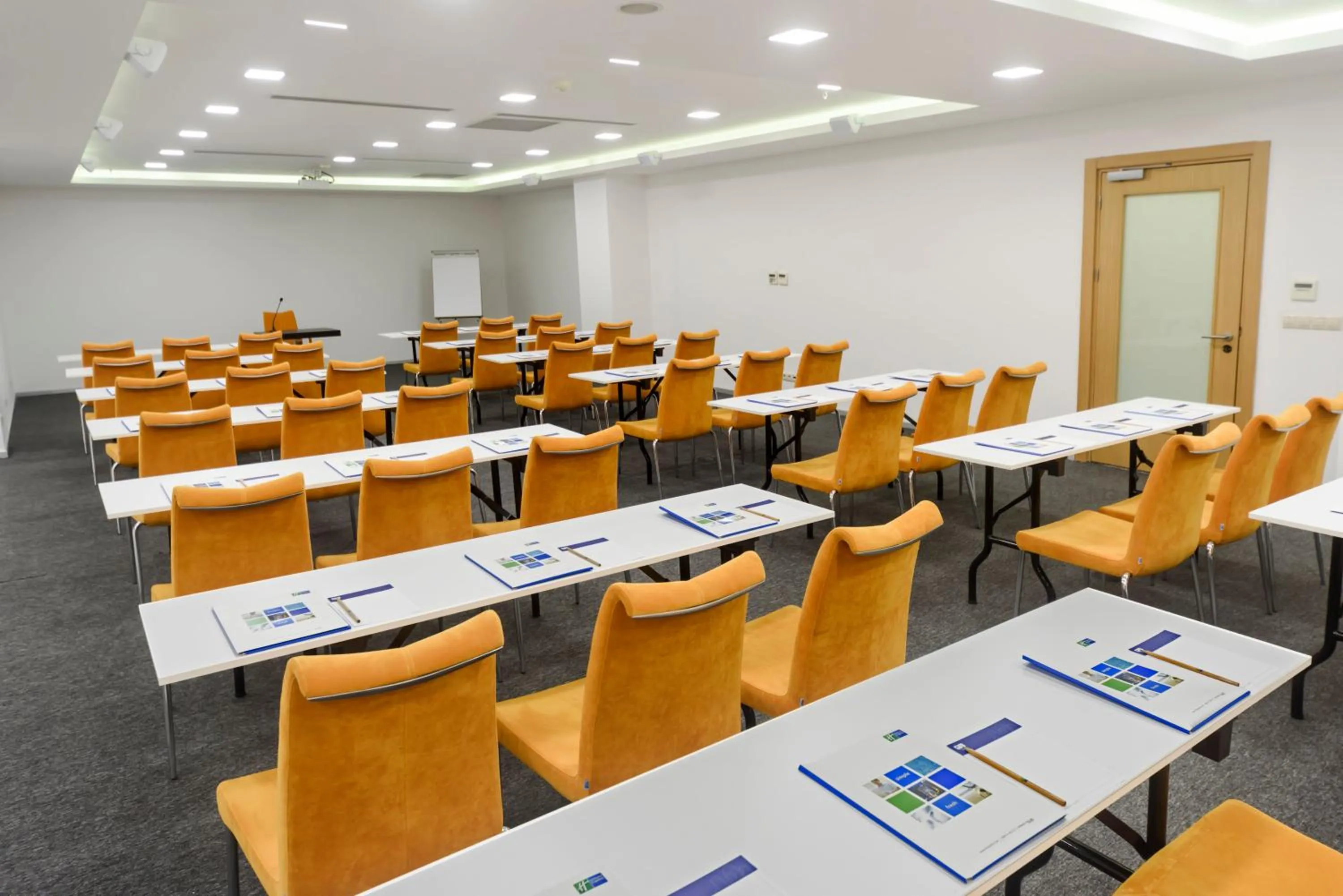 Meeting/conference room in Holiday Inn Express Istanbul-Altunizade by IHG