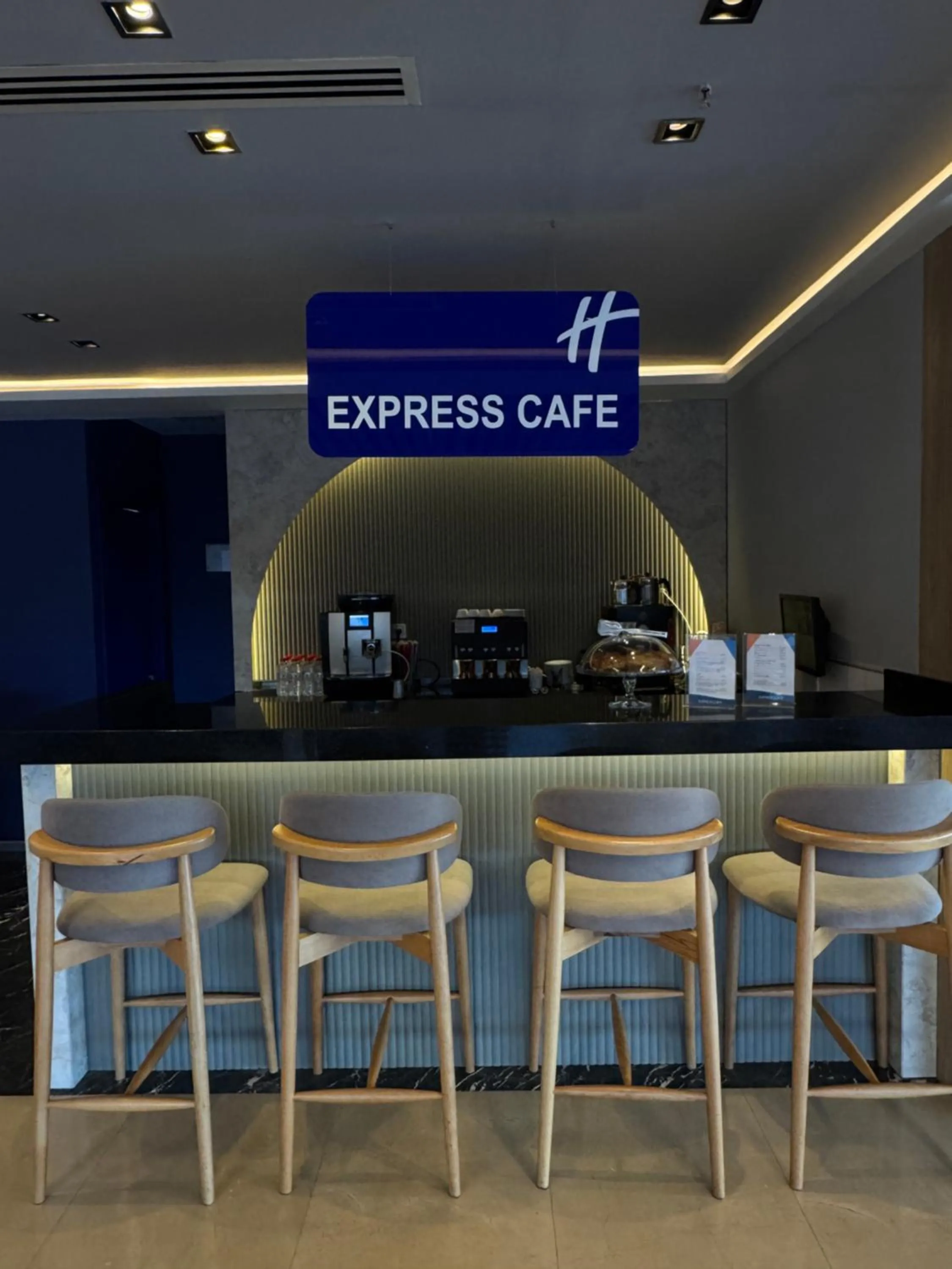 Coffee/tea facilities in Holiday Inn Express Istanbul-Altunizade by IHG