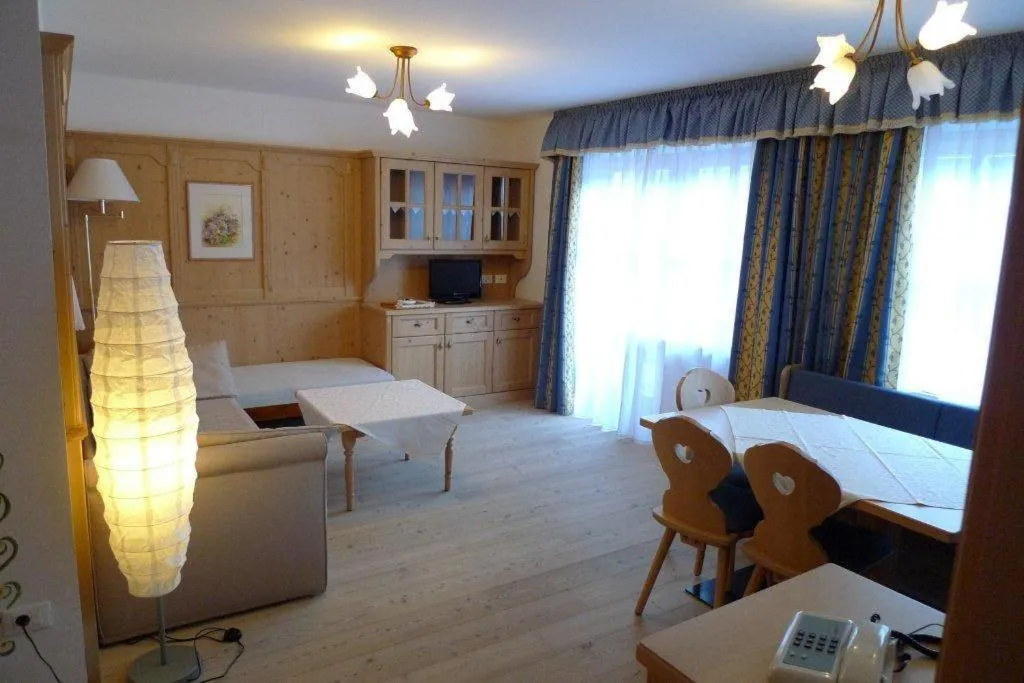 Living room in Family and Wellness Residence Ciasa Antersies